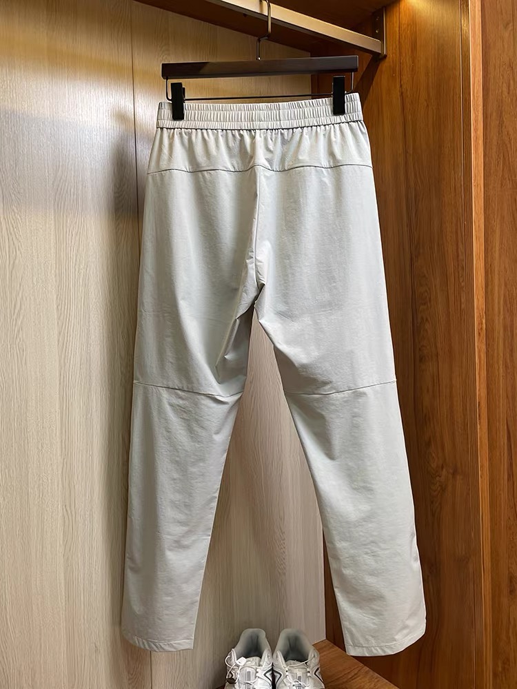 Luxurious Spring/Summer Pants: Amani’s Classy, Comfortable Thongs with Silver Waist Detail - 图片 4