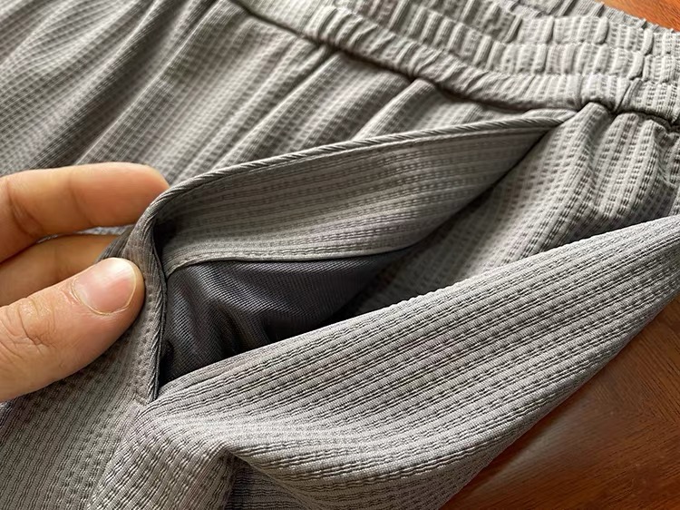 Luxurious and Classy Spring/Summer Thongs by AMANI: Comfortable, Stylish, Tailored Pants with Silver Detail. - 图片 6