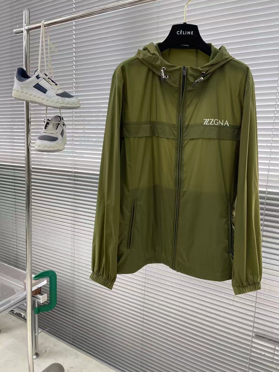 NO:432471,【Jenia】Simple spring. Sunscreen jackets, jackets, windbreakers, nobles high-level orders, high-standard customization, very stylish, classic and versatile, customer-supplied hardware, each with a unique logo, any fashion can be matched in winter, a true top order, the style is also very good, slim fit, highly recommended. 175 140 catties wear L, maximum wear about pounds. It is recommended to report height and weight code. M-3XL.,,zegna, jackets & coats,alexander wang19860909【 杰尼亚】春季简约.防晒衣 夹克 风衣贵族高级别要求订单 高标准定制　上身非常有型 经典百搭 客供五金 每颗都有独特logo 冬季任何时装都可以搭配　真正的顶级订单 版型上也是非常的好 修身版型 强烈推荐.175 140斤穿L 最大穿斤左右 .建 议报身高体重配码 .M-3XL.,,zegna,jackets & coats,alexander wang,Men's clothing