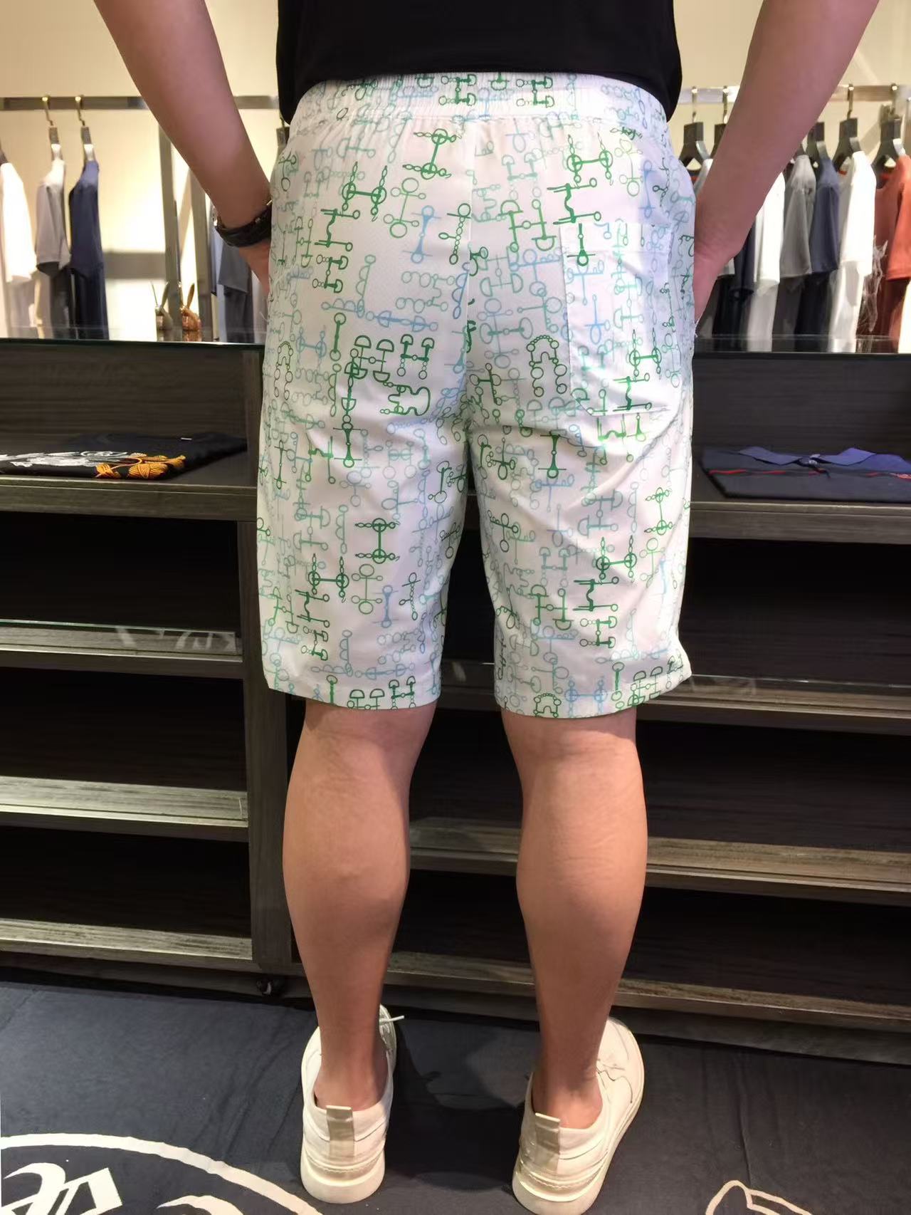 Emma’s Spring and Summer Shorts: Comfortable, Stylish, High-Quality Turkish Cotton, Sophisticated Design, Luxurious Details. - 图片 3