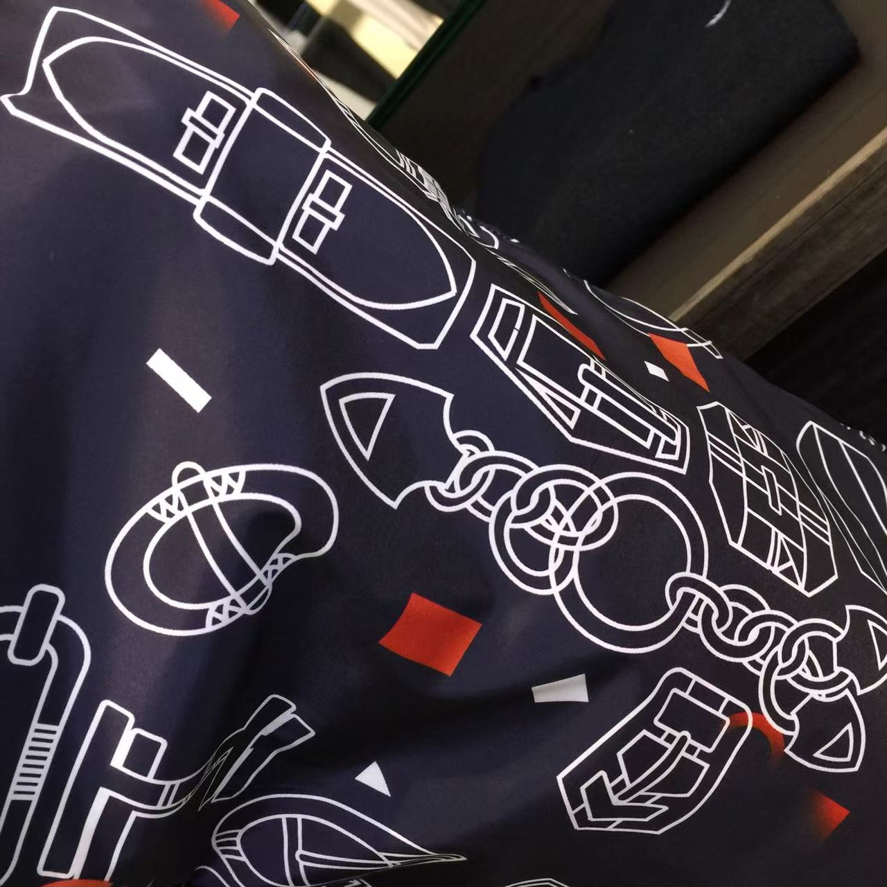 Fashionable Turkish Cotton Shorts: Comfortable, Stylish, High Quality, Luxurious Design, Silver Waist Detail. - 图片 5