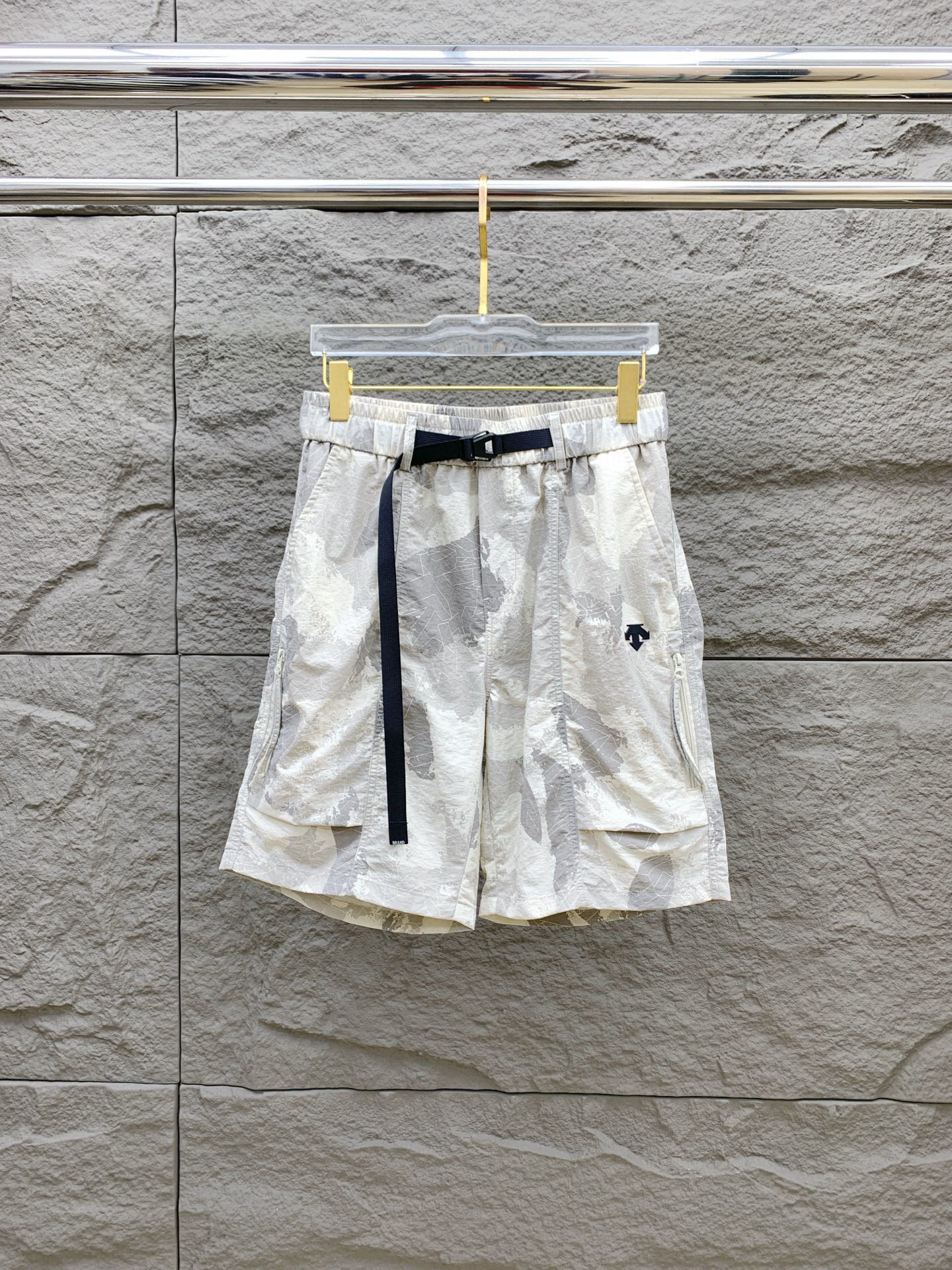 P554 DiSanter’s 2025 Men’s Leisure Shorts: Air-Skinned Fabric, Comfortable, Stylish, Top-Quality.