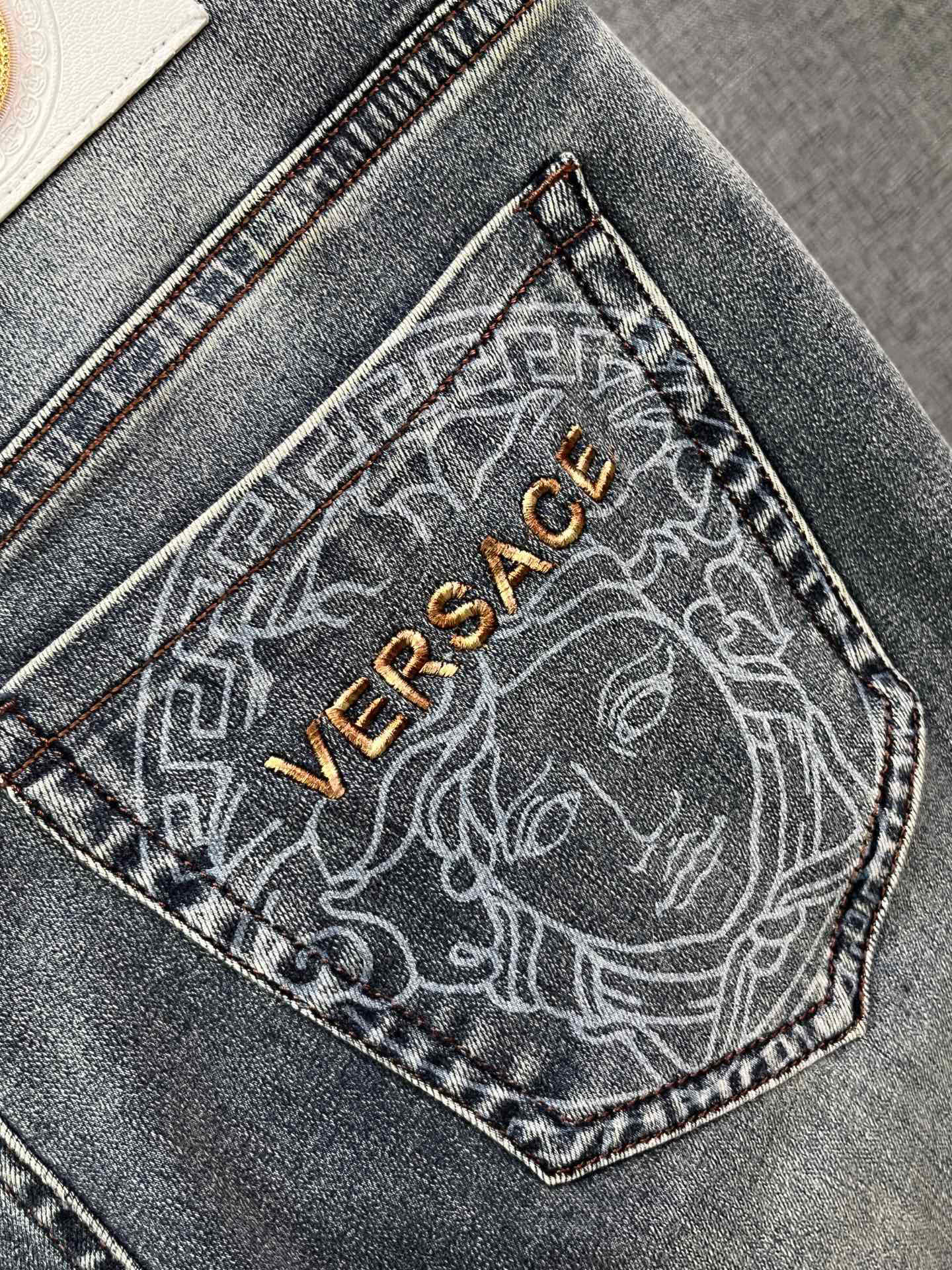 Stylish Spring and Summer Jeans: Comfortable, Classy, Luxurious Design with Silver Details - 图片 9