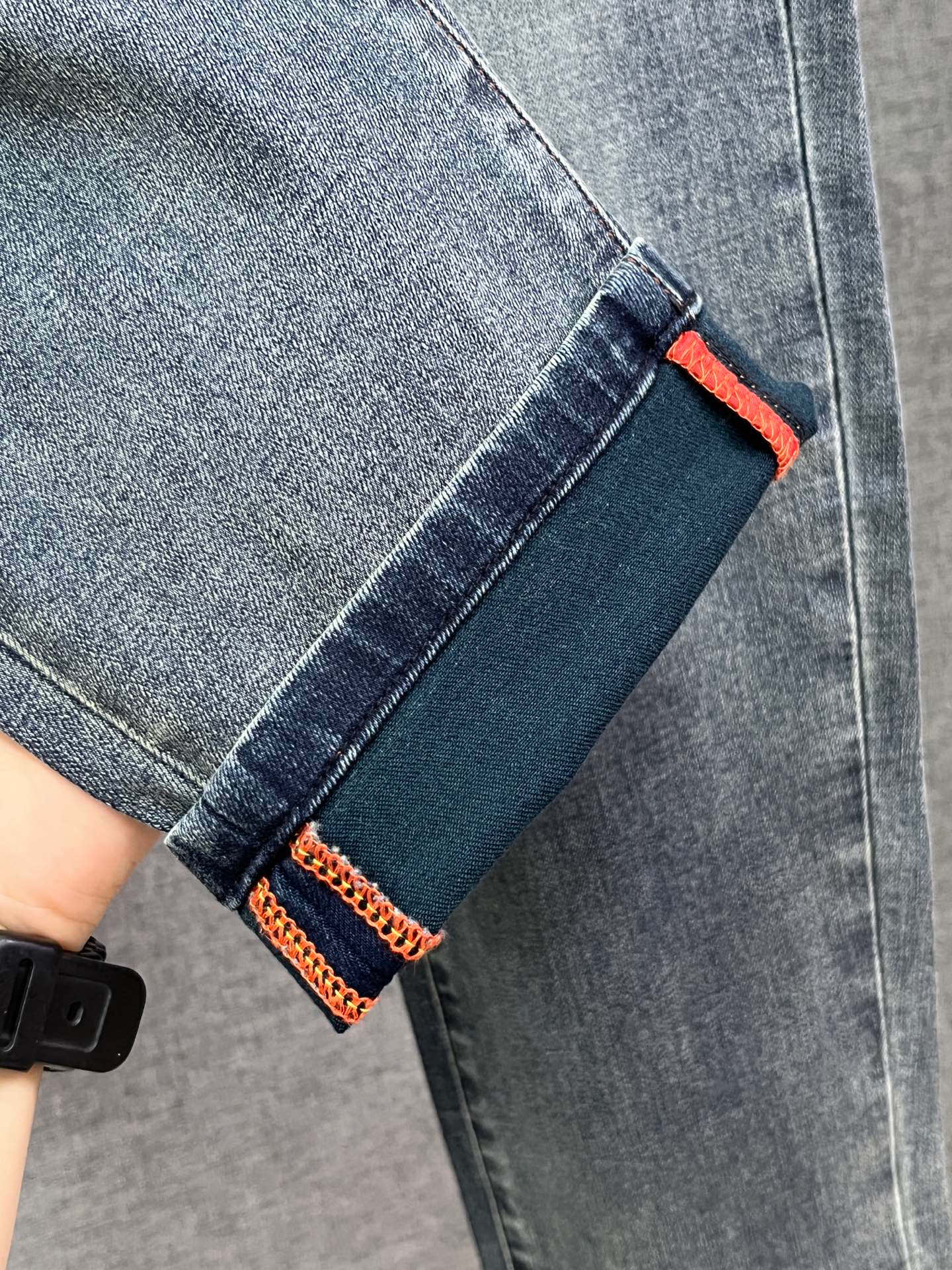 Stylish Spring and Summer Jeans: Comfortable, Classy, Luxurious Design with Silver Details - 图片 8