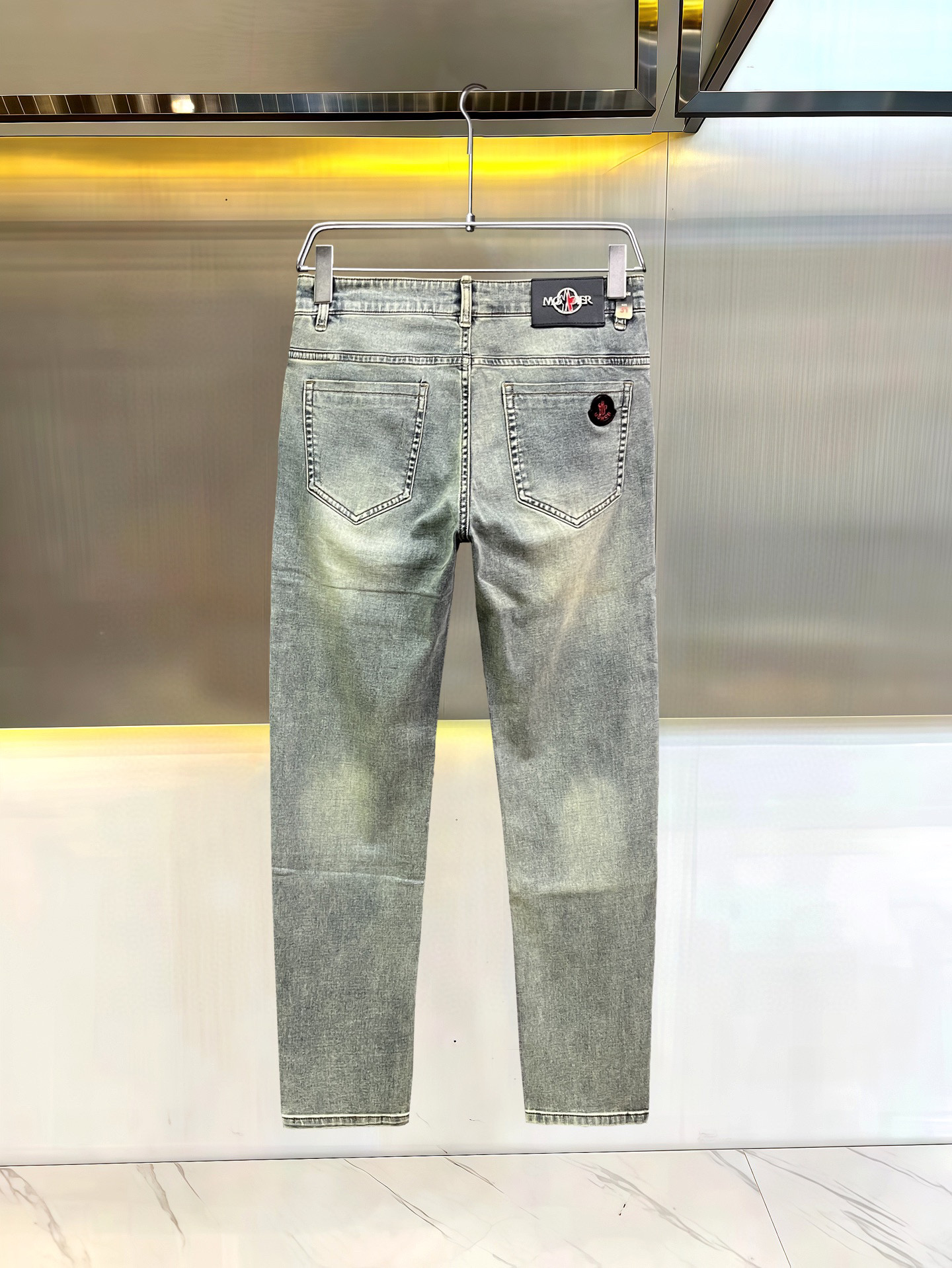 Sophisticated and Comfortable: Turkish Cotton Jeans for Stylish Spring and Summer Fashion - 图片 3