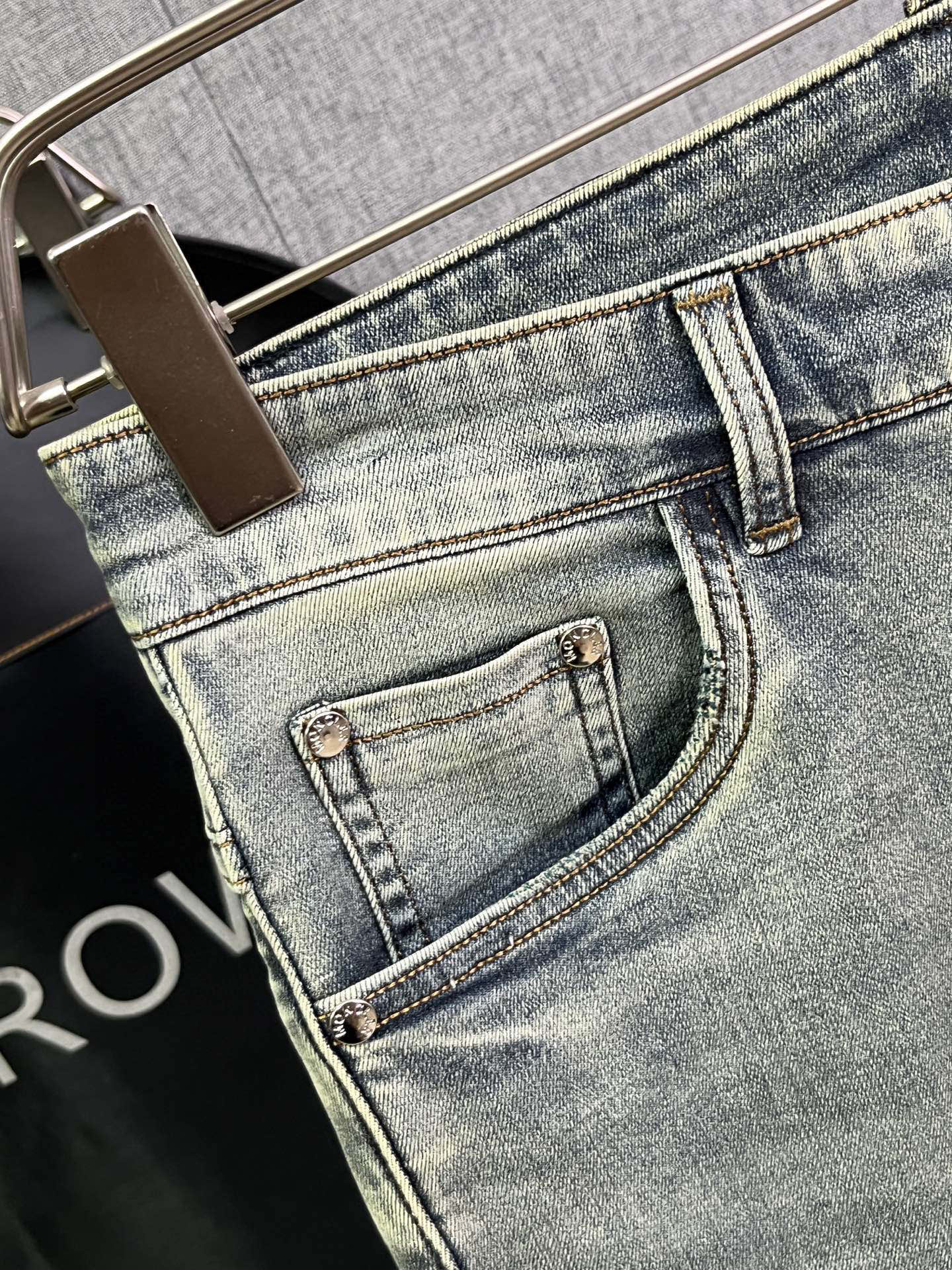 Sophisticated and Comfortable: Turkish Cotton Jeans for Stylish Spring and Summer Fashion - 图片 6