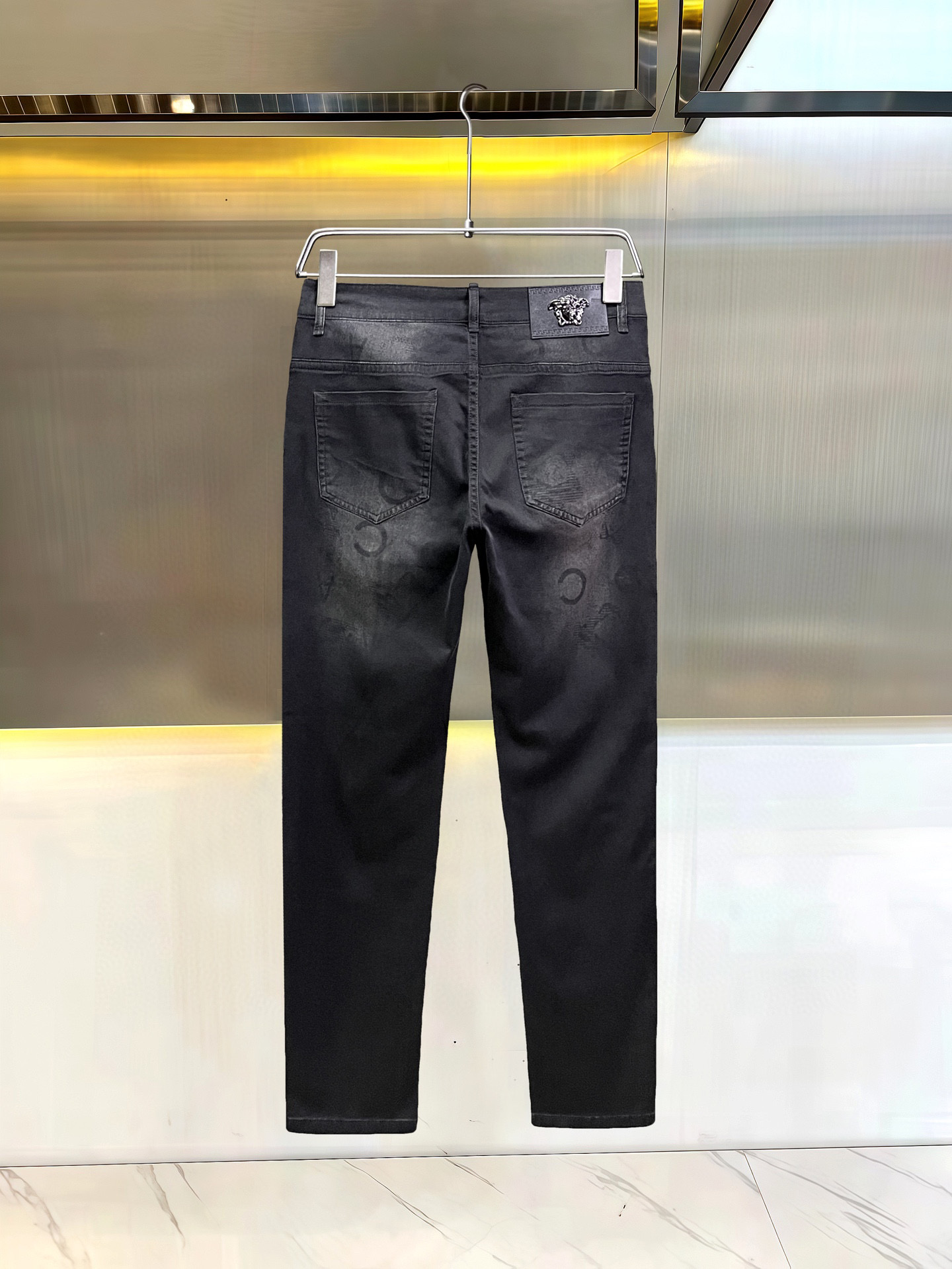 Stylish Silver-Waist Jeans for Spring and Summer in Tailored, Low-Key Design - 图片 2