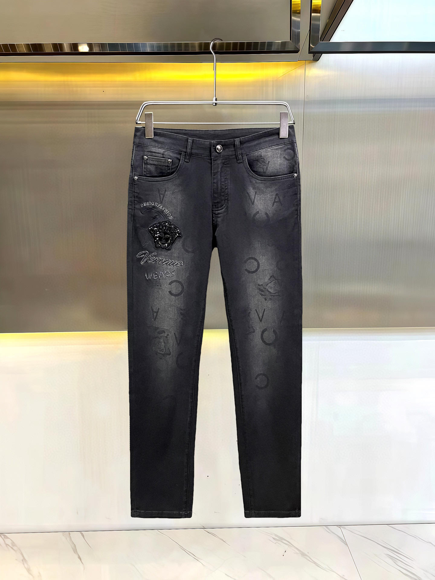 Stylish Silver-Waist Jeans for Spring and Summer in Tailored, Low-Key Design - 图片 1