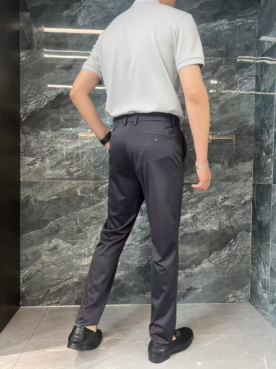 Luxurious and Sophisticated: Stylish Spring/Summer Leisure Pants with Silver Waist Detail - 图片 5