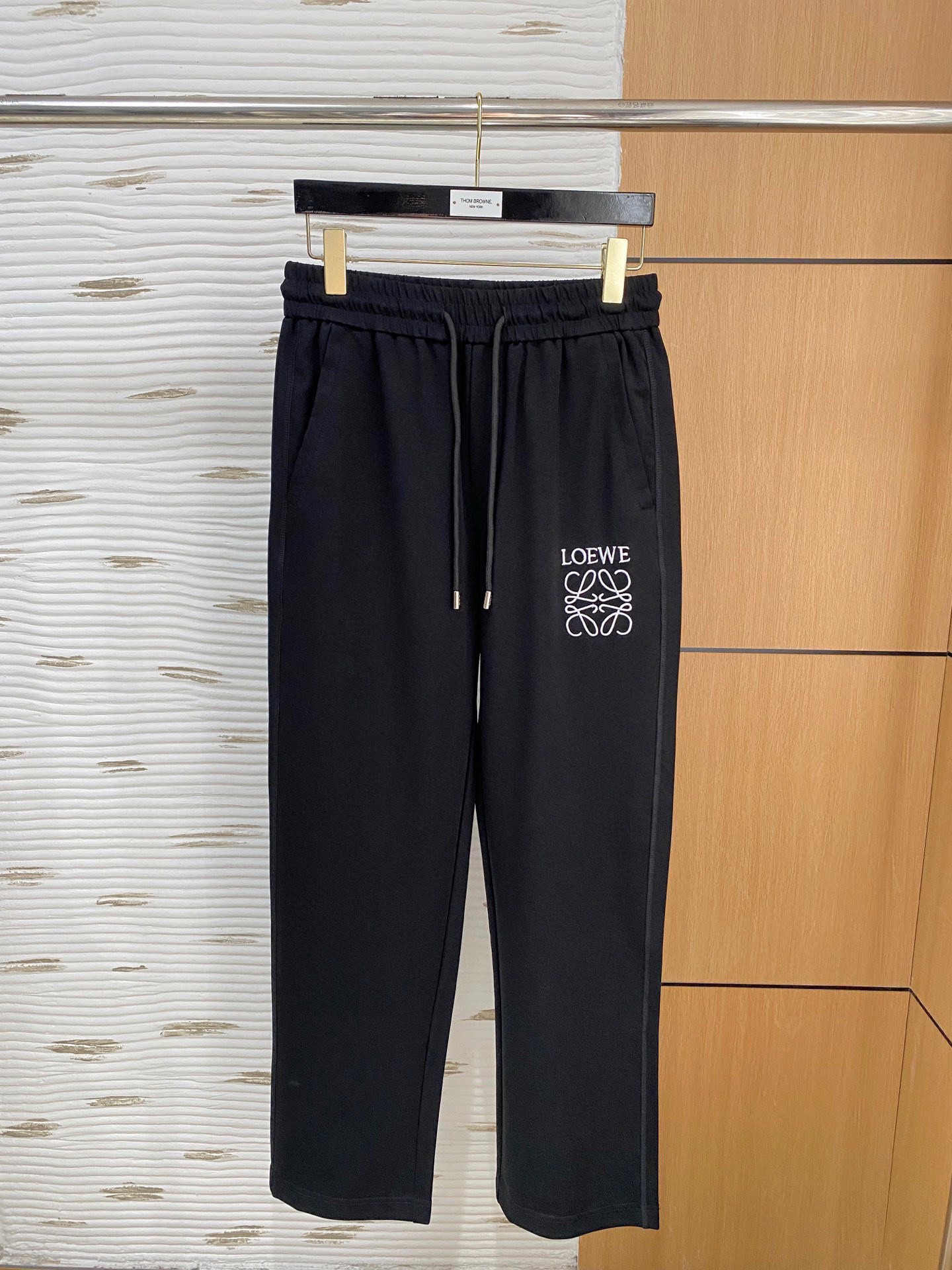 Fashionable European Brand: Yoywe 2025 Collection Highlights Quality Fabrics and Stylish Designs - 图片 1