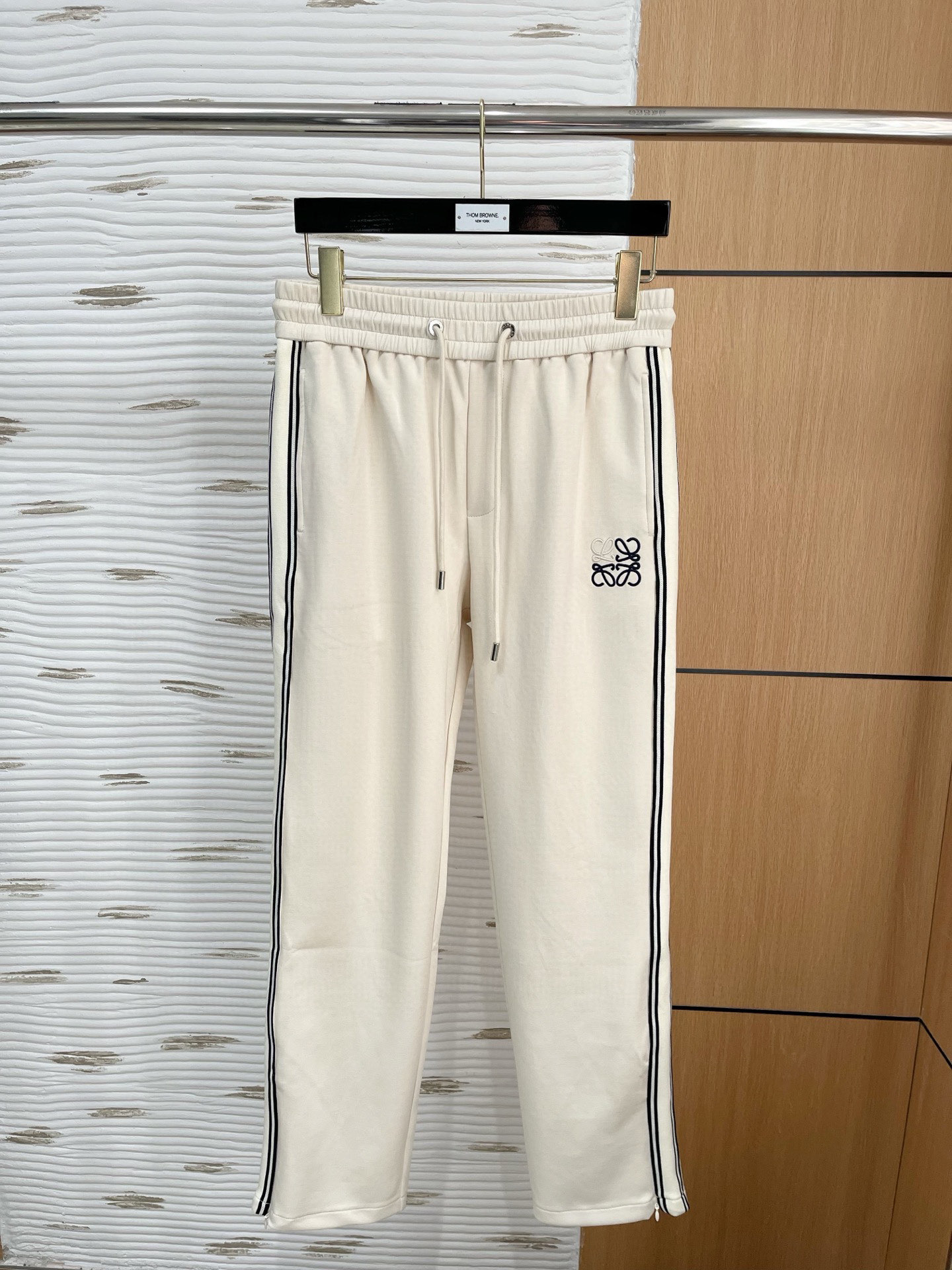 P554 Yoywe 2025: High-Quality Fashion Shorts with Classic Brand Logo - 图片 1