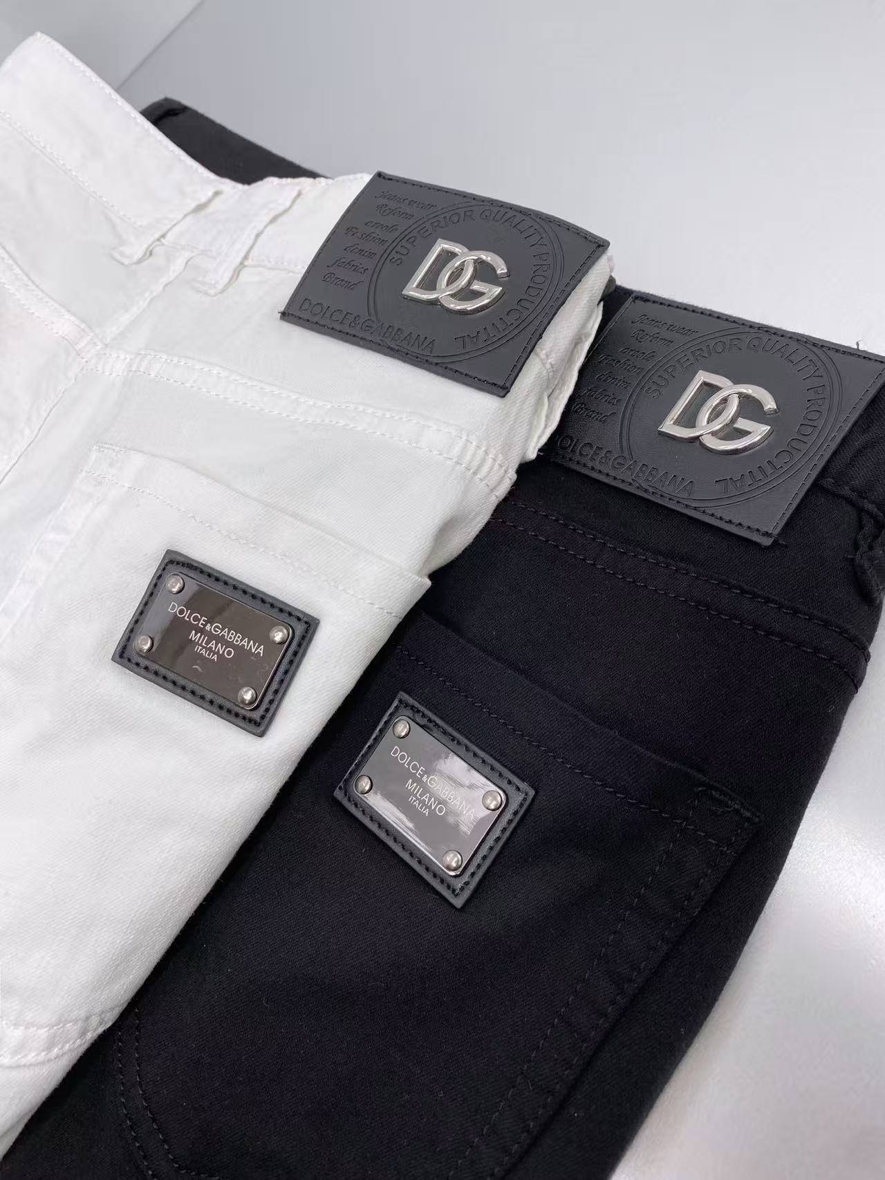 Stylish and Luxurious Summer Leisure Pants with Sophisticated Design and Low-Key Comfort - 图片 6
