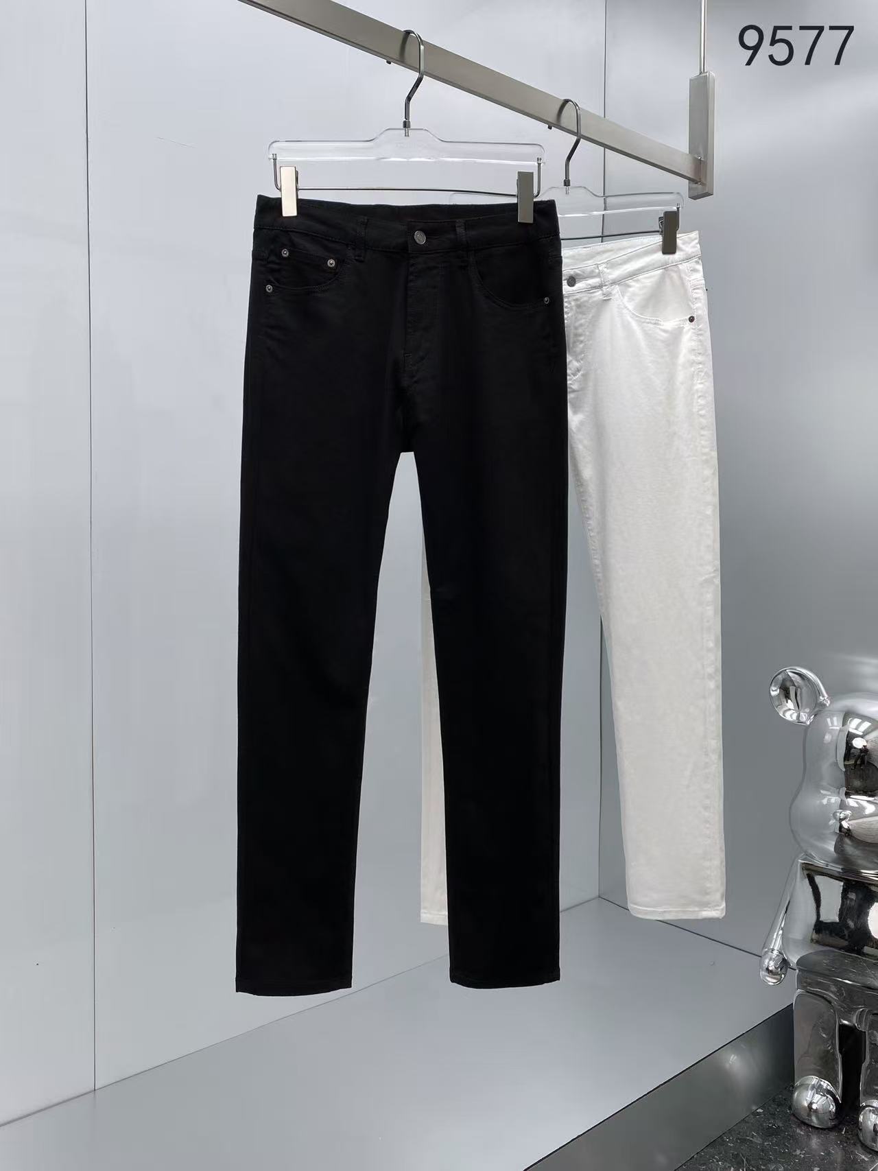 Stylish and Luxurious Summer Leisure Pants with Sophisticated Design and Low-Key Comfort - 图片 9