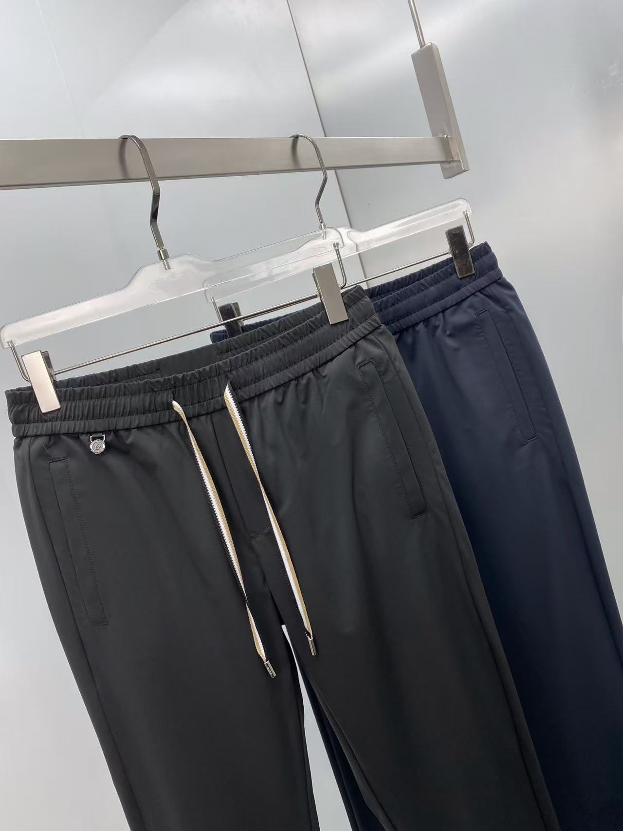 Stylish, Comfortable, Classy: Luxurious Silver-Waist Pants for Straight-Footed Layouts. - 图片 6