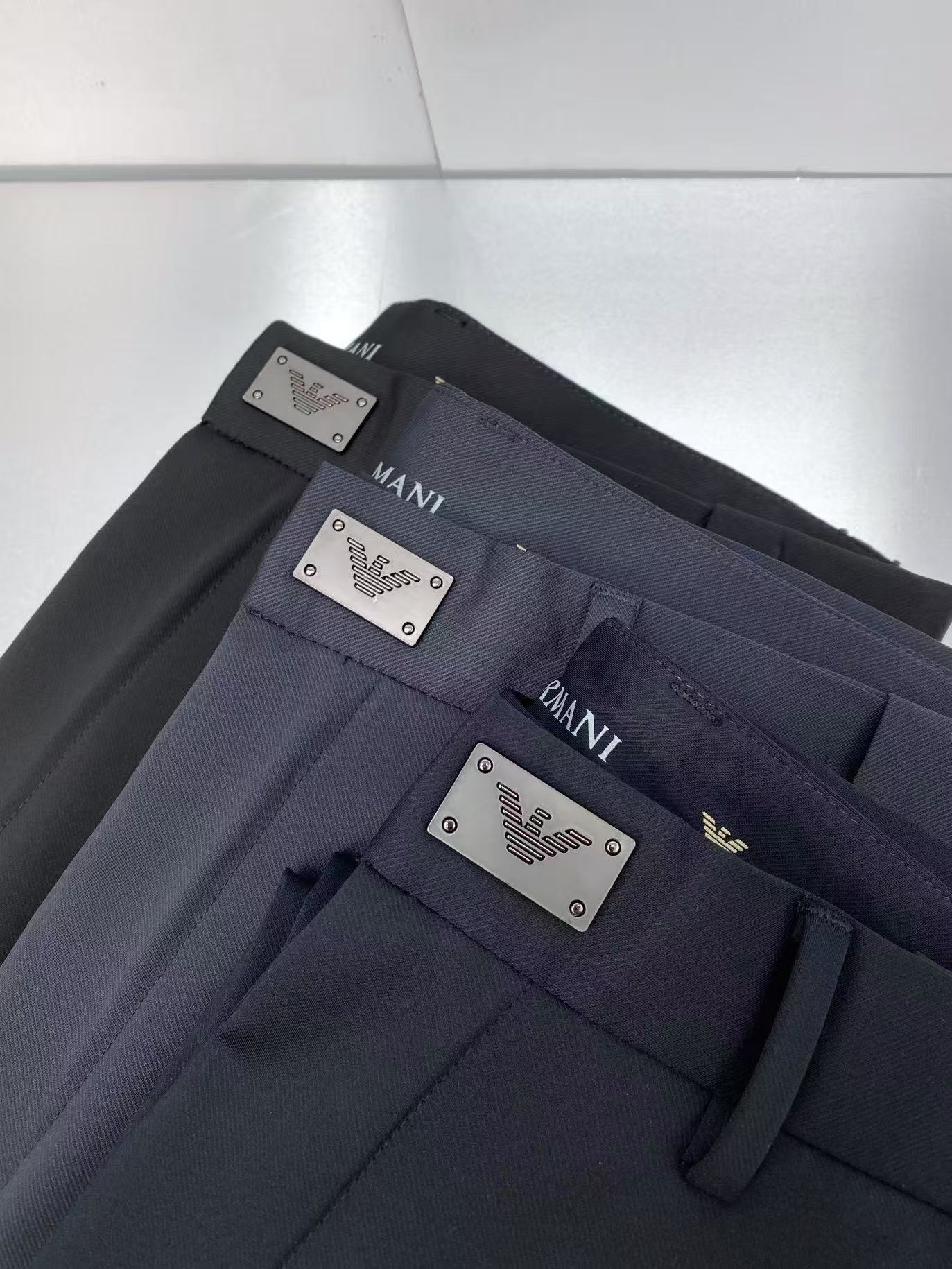 Amani Summer Thongs: Comfortable, Classy, Sophisticated Silver Waist Pants. - 图片 4