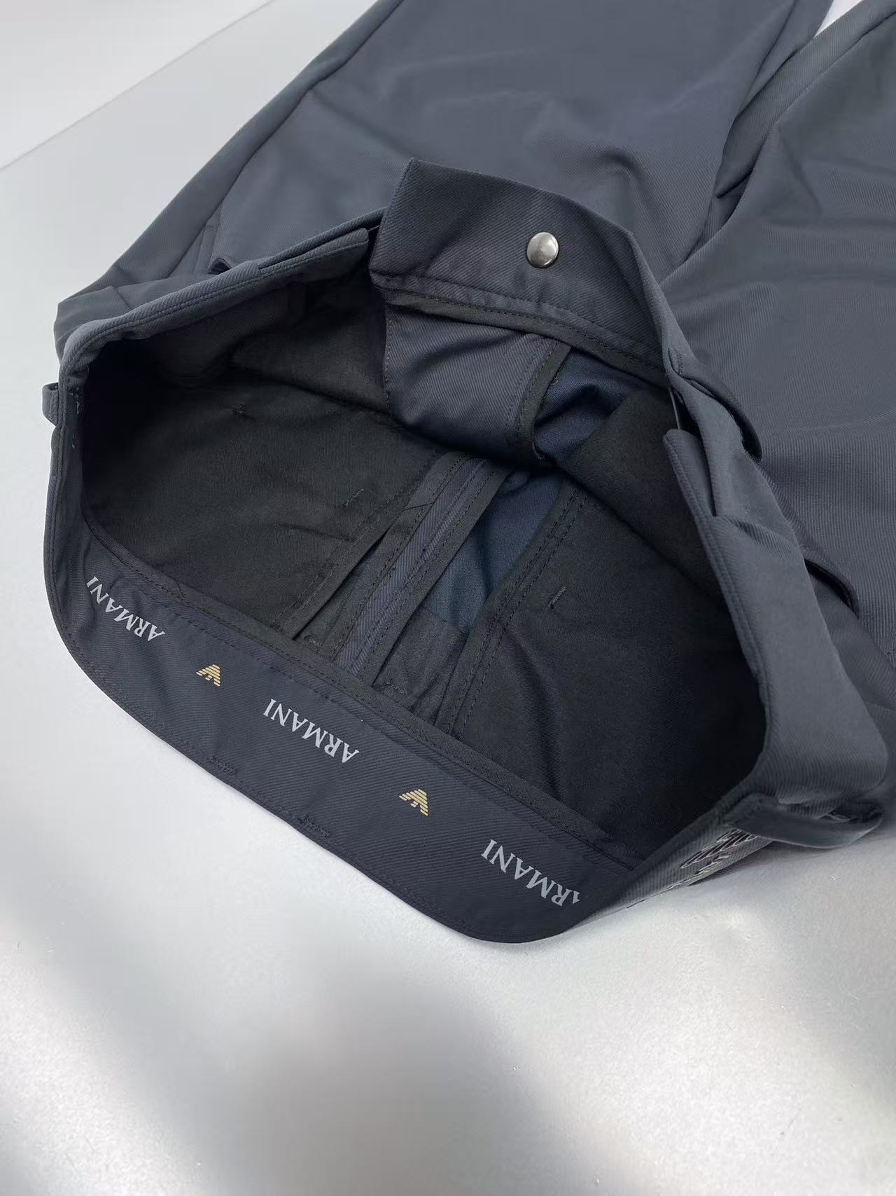 Amani Summer Thongs: Comfortable, Classy, Sophisticated Silver Waist Pants. - 图片 6