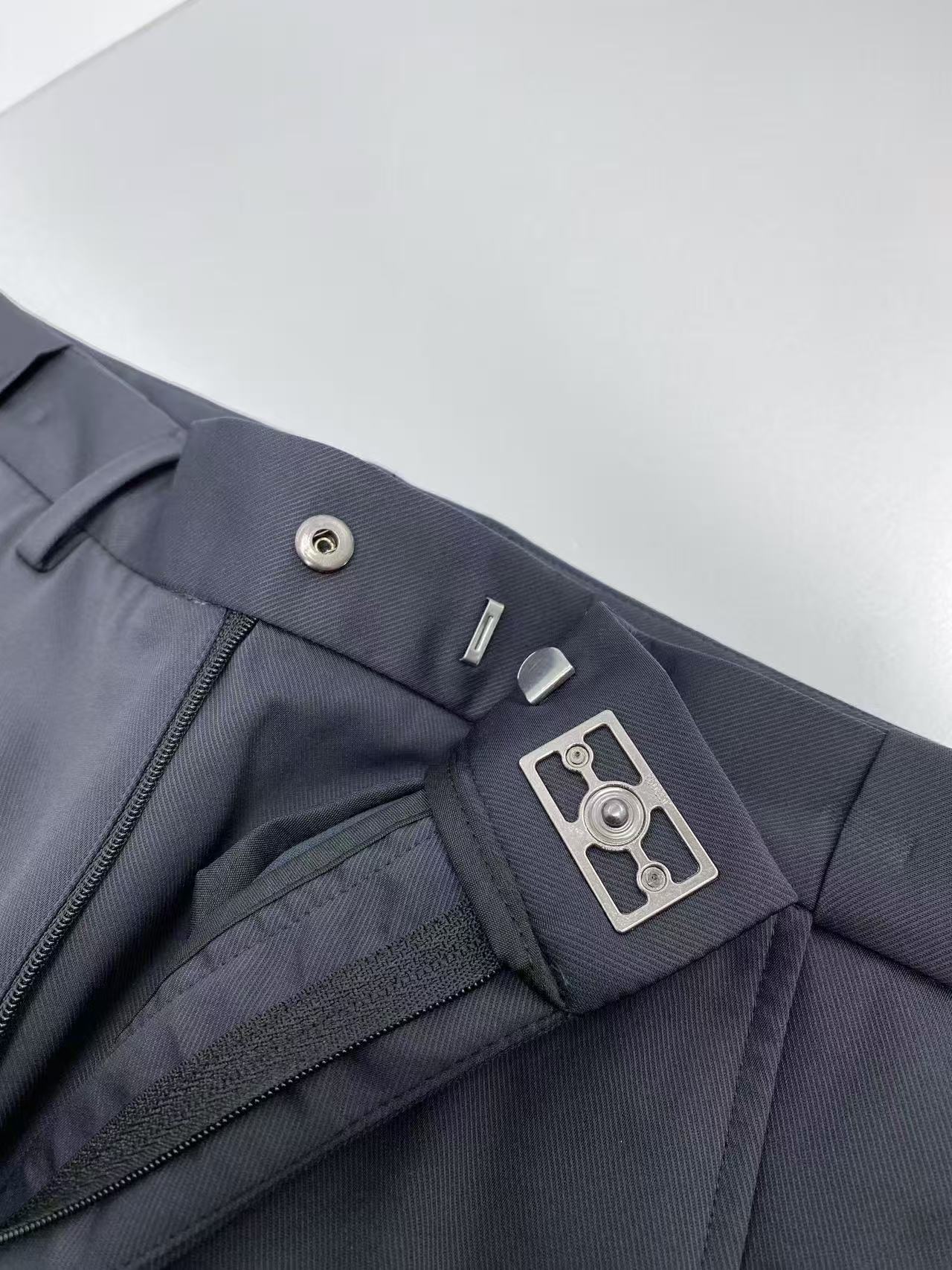 Amani Summer Thongs: Comfortable, Classy, Sophisticated Silver Waist Pants. - 图片 7