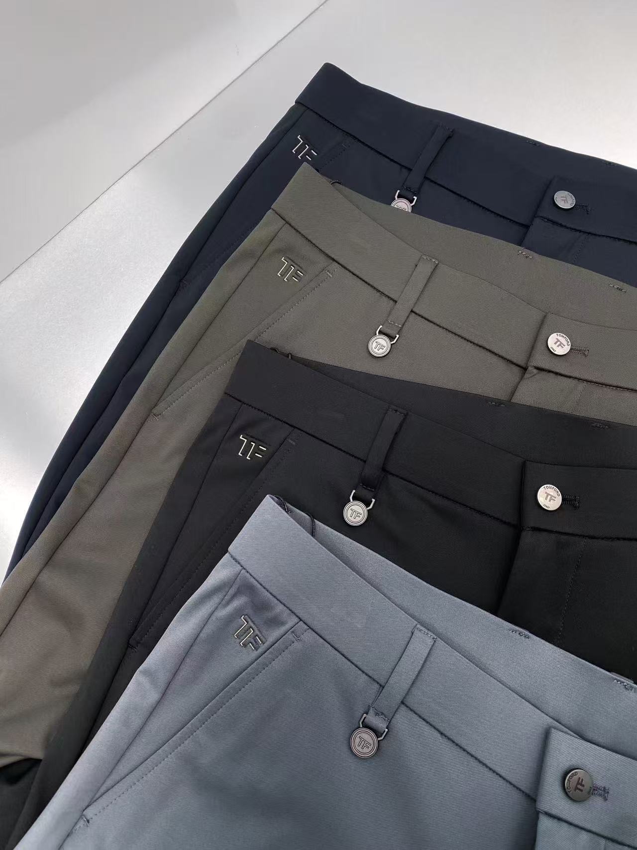 Stylish and Luxurious Summer Leisure Pants with Silver Waist Detail. - 图片 8