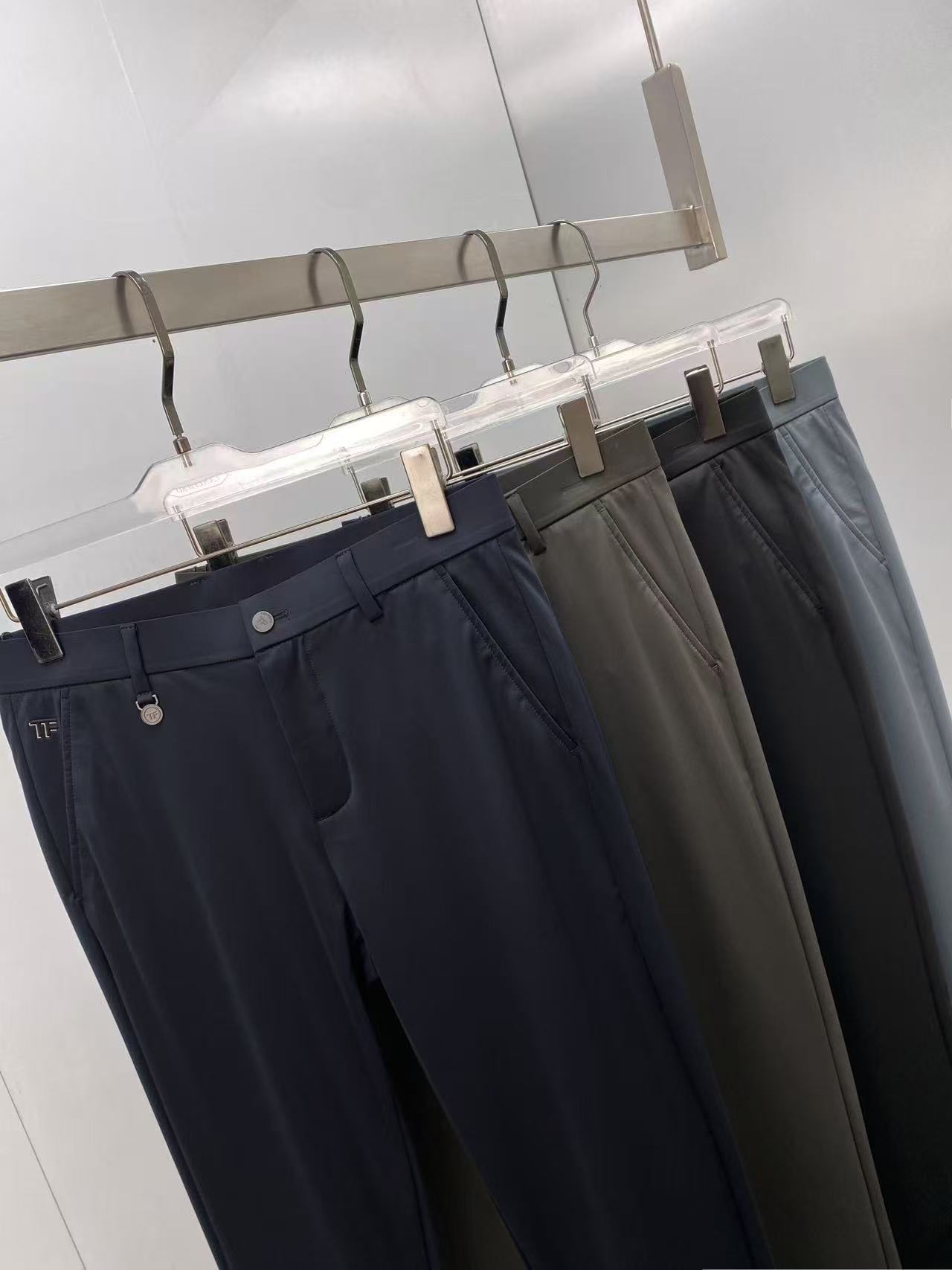 Stylish and Luxurious Summer Leisure Pants with Silver Waist Detail. - 图片 7