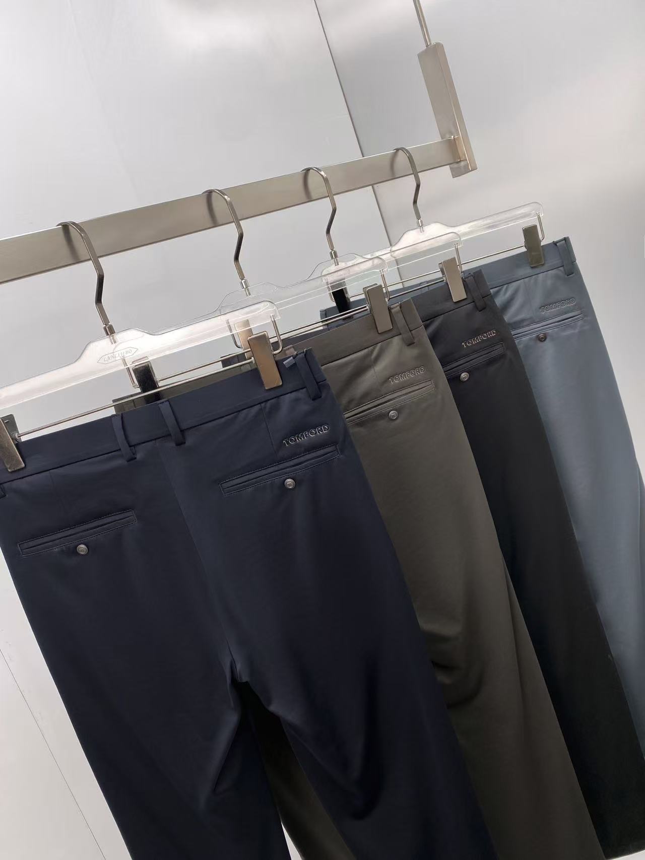 Stylish and Luxurious Summer Leisure Pants with Silver Waist Detail. - 图片 9