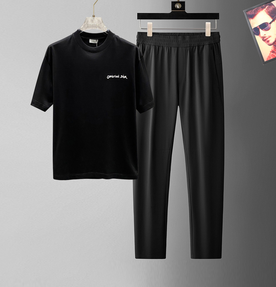 NO:432409,【Dio】Hot-up a high-end!  Aristocratic suit [Rose][Rose] The original single-quality exclusive high-quality major brand suits are all top European and American styles and fabrics handmade, and the works of the world's top designers, with international fashion brands, reflecting elegance, personality, fashion. Our company does not attract customers at low prices, but starts with quality, taste, connotation and some top design elements. 175 143 jin Wear L You can wear kilograms. Standard size M-3XL.,,dior,alexander wang19860909【 迪奥】爆款a 高端 ！贵族套装 [玫瑰][玫瑰]原单品质独家首选高品质各大品牌套装,全是欧美顶级爆款花色及面料手工,世界顶尖设计师作品,具备国际时尚大牌元素,体现高雅、个性、时尚[强][强][强].本公司不是以低价格吸引客户,是以品质、品味、内涵以及一些顶级设计元素为起点.175 143斤 穿L 可以穿斤.标准尺码 M-3XL.,,dior,alexander wang,Men's clothing