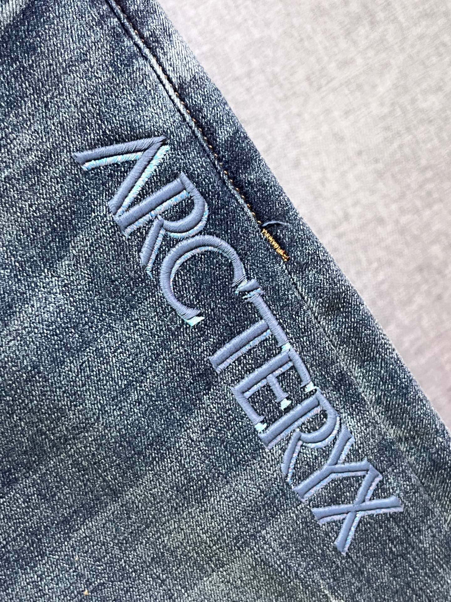 Luxurious and Classy Spring/Summer Jeans: The Original Bird Fashion Collection. - 图片 9