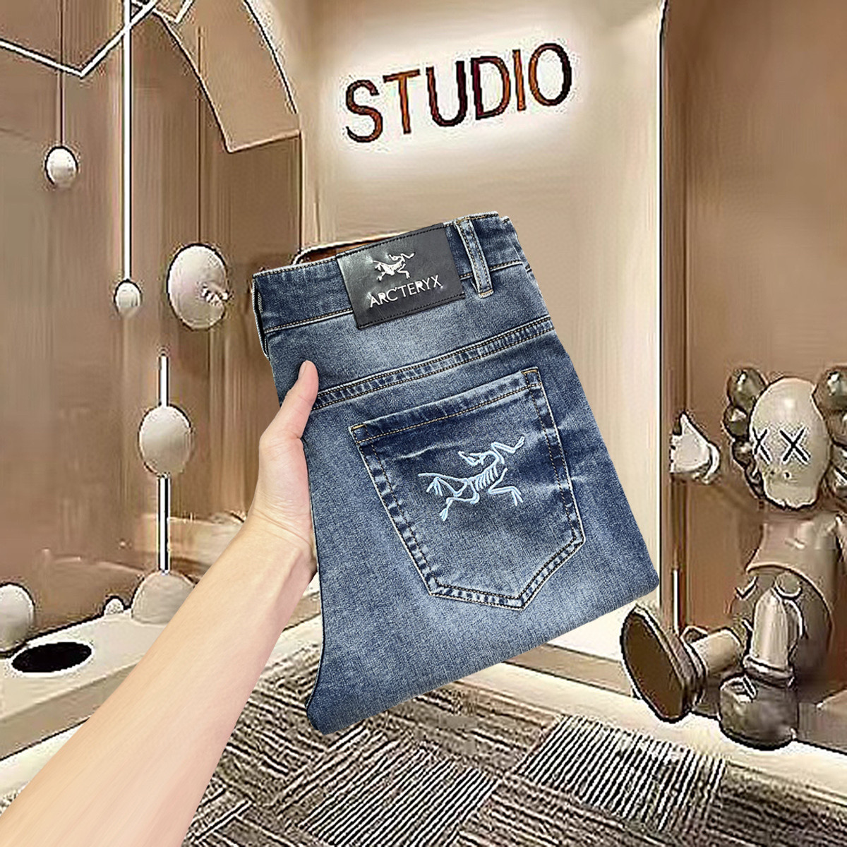 Luxurious and Classy Spring/Summer Jeans: The Original Bird Fashion Collection. - 图片 4