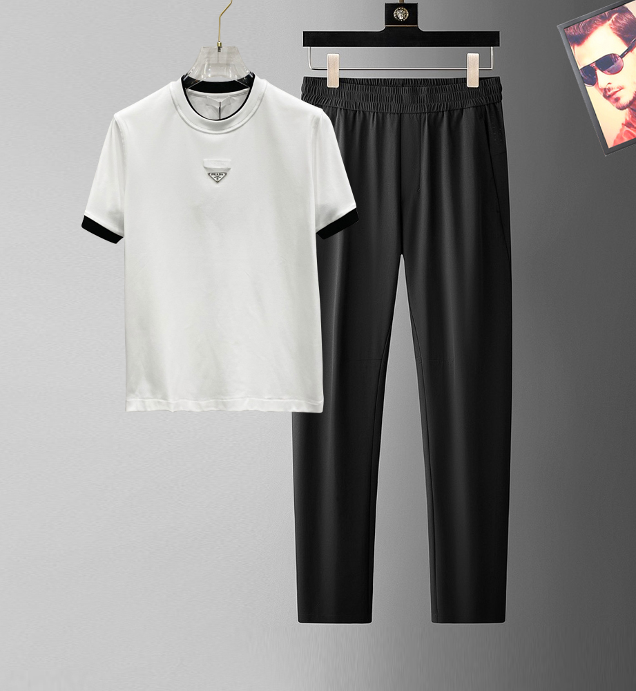 NO:432468,【Prada】Hot-up a high-end!  Aristocratic suit [Rose][Rose] The original single-quality exclusive high-quality major brand suits are all top European and American styles and fabrics handmade, and the works of the world's top designers, with international fashion brands, reflecting elegance, personality, fashion. Our company does not attract customers at low prices, but starts with quality, taste, connotation and some top design elements. 175 140 jin Wear L You can wear kilograms. Standard size M-3XL.,,prada,alexander wang19860909【 普拉达】爆款a 高端 ！贵族套装 [玫瑰][玫瑰]原单品质独家首选高品质各大品牌套装,全是欧美顶级爆款花色及面料手工,世界顶尖设计师作品,具备国际时尚大牌元素,体现高雅、个性、时尚[强][强][强].本公司不是以低价格吸引客户,是以品质、品味、内涵以及一些顶级设计元素为起点.175 140斤 穿L 可以穿斤.标准尺码 M-3XL.,,prada,alexander wang,Men's clothing