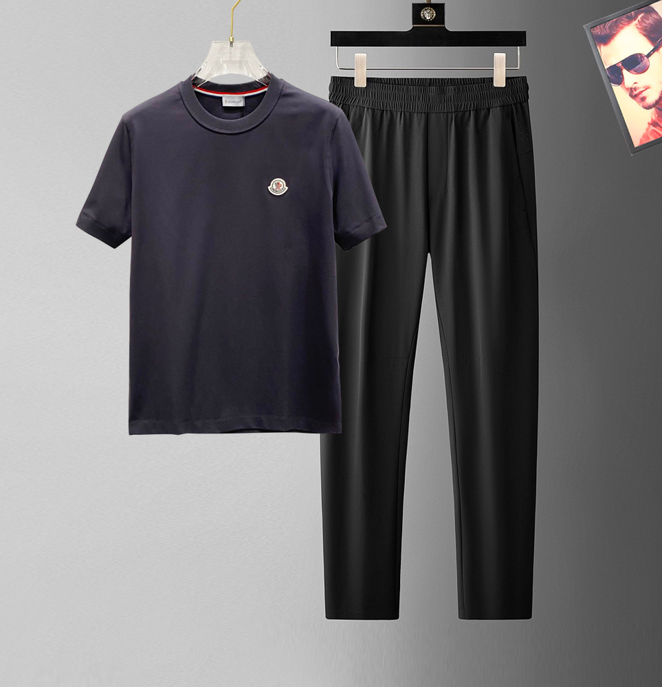 NO:432474,【彩彩】Hot-up a high-end!  Aristocratic suit [Rose][Rose] The original single-quality exclusive high-quality major brand suits are all top European and American styles and fabrics handmade, and the works of the world's top designers, with international fashion brands, reflecting elegance, personality, fashion [Strong][Strong][Strong][Strong][Strong][Strong][Strong]. Our company does not attract customers at low prices, but starts with quality, taste, connotation and some top design elements. 175 140 jin. You can wear kilograms. Standard size M-3XL.,,Moncler,alexander wang19860909【 蒙口】爆款a 高端 ！贵族套装 [玫瑰][玫瑰]原单品质独家首选高品质各大品牌套装,全是欧美顶级爆款花色及面料手工,世界顶尖设计师作品,具备国际时尚大牌元素,体现高雅、个性、时尚[强][强][强].本公司不是以低价格吸引客户,是以品质、品味、内涵以及一些顶级设计元素为起点.175 140斤 穿L 可以穿斤.标准尺码 M-3XL.,,Moncler,alexander wang,Men's clothing