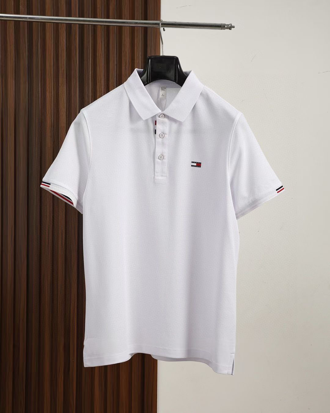 NO:510316,.【Tommy】Stylish and simple short-sleeved T-shirt is famous for its simple and delicate design and high-quality details, perfect cut, and the latest British hanging dot and line technology after the label is more perfect, the materials are meticulous, suitable for any occasion, excellent feel, comfortable and breathable! It is the choice of men who focus on practicality and quality. Original quality, official website synchronized [strong]. New model is available for sale immediately, available in large quantities [handshake] 174 catties, wear L, maximum wear 190 catties. M-3XL.,,T-shirt,tees,t-shirt,alexander wang19860909.【 汤米】 时尚简约 短袖T恤 简洁细腻的设计和高质细节而闻名,裁剪完美,后标最新英国吊点线技术,更加完美,用料一丝不苟,适合任何场合, 手感极佳 舒服又透气! 是注重实用和品质的男士的选择.原單品質 官網同步[强].新款上市 即转即卖 有大货[握手] 174 斤 穿L 最大穿190斤.M-3XL.,,T-shirt,tees，t-shirt,alexander wang,Men's clothing