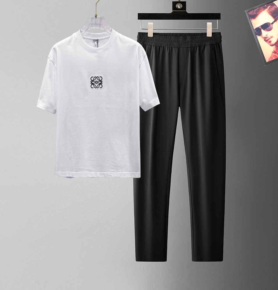 NO:480278,[Luo Yiwei] Hot-selling a high-end!  Aristocratic suit [Rose][Rose] The original single-quality exclusive high-quality major brand suits are all top European and American styles and fabrics handmade, and the works of the world's top designers, with international fashion brands, reflecting elegance, personality, fashion. Our company does not attract customers at low prices, but starts with quality, taste, connotation and some top design elements. 175 catties can wear 190 catties. Standard size M-3XL.,,loewe,alexander wang19860909【 罗意威】爆款a 高端 ！贵族套装 [玫瑰][玫瑰]原单品质独家首选高品质各大品牌套装,全是欧美顶级爆款花色及面料手工,世界顶尖设计师作品,具备国际时尚大牌元素,体现高雅、个性、时尚[强][强][强].本公司不是以低价格吸引客户,是以品质、品味、内涵以及一些顶级设计元素为起点.175 斤 穿L 可以穿190斤.标准尺码 M-3XL.,,loewe,alexander wang,Men's clothing