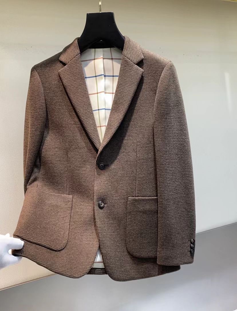 NO:595745,[LP] Early autumn simple suits, coats, windbreakers, jackets. High-level orders for nobles. High-standard customization. The upper body is very stylish. Classic and versatile. Customer-supplied hardware. Each piece has a unique logo. It can be matched with any fashion in winter. A real top order. The version is also very good. Slim version. Highly recommended. 175. Wear L at 140 pounds. The maximum wear is about 190 pounds. It is recommended to report your height and weight. M-3XL.,, loro  piana,jackets & coats,jackets & coats,alexander wang19860909【 LP】早秋简约 西服 外套 风衣 夹克贵族高级别要求订单 高标准定制　上身非常有型 经典百搭 客供五金 每颗都有独特logo 冬季任何时装都可以搭配　真正的顶级订单 版型上也是非常的好 修身版型 强烈推荐.175 140斤穿L 最大穿190斤左右 .建 议报身高体重配码 .M-3XL.,,loro piana,jackets & coats,jackets & coats,alexander wang,Men's clothing