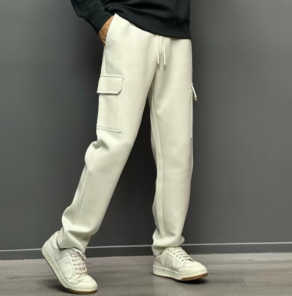 NO:544786,【Armani】Simple and fashionable. Early autumn casual pants are very comfortable to wear, low-key and luxurious. They are very classy when worn. There is no need to say much about the style and cutting of the pants. The upper body is exquisite and vivid. The truly first-class quality is the true palace-level casual pants, which are made of Turkish cotton, produce the most famous tannin cloth. The quality is excellent, and the pants are soft after heavy washing!  Straight-footed style, not picky, the upper body is absolutely stylish, the waist is inlaid with silver jewelry, extremely luxurious. M-4XL., armani, alexander wang19860909【 阿玛尼】简约时尚 早秋休闲裤身穿着非常舒适 低调不失奢华 穿出去非常有档次,裤型款式和裁剪亦无需多言 上身精致跃然.真正一等一顶级质料 真正殿堂级的休闲裤,选用土耳其的棉花 生产出最有名的单宁布 品质卓然,经过重水洗使得裤子很柔软！直脚的版型 不挑人 上身绝对的有型 裤腰镶嵌银饰达人设计 极度奢华.M-4XL.,,armani,alexander wang,Men's clothing