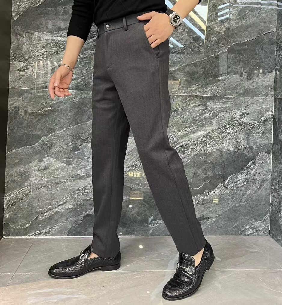 NO:544770,[Givenchy] Simple and fashionable. Early autumn casual pants are very comfortable to wear, low-key and luxurious. They are very classy when worn. There is no need to say much about the style and cutting of the pants. The upper body is exquisite and vivid. The truly first-class quality is the true palace-grade casual pants, which are made of Turkish cotton, produce the most famous tannin cloth. The quality is excellent, and the pants are soft after heavy washing!  Straight-footed style, not picky, the upper body is absolutely stylish, the waist is inlaid with silver jewelry, extremely luxurious. 30-38., givennchy,alexander wang19860909【 纪梵希】简约时尚 早秋休闲裤身穿着非常舒适 低调不失奢华 穿出去非常有档次,裤型款式和裁剪亦无需多言 上身精致跃然.真正一等一顶级质料 真正殿堂级的休闲裤,选用土耳其的棉花 生产出最有名的单宁布 品质卓然,经过重水洗使得裤子很柔软！直脚的版型 不挑人 上身绝对的有型 裤腰镶嵌银饰达人设计 极度奢华.30-38.,,givenchy,alexander wang,Men's clothing