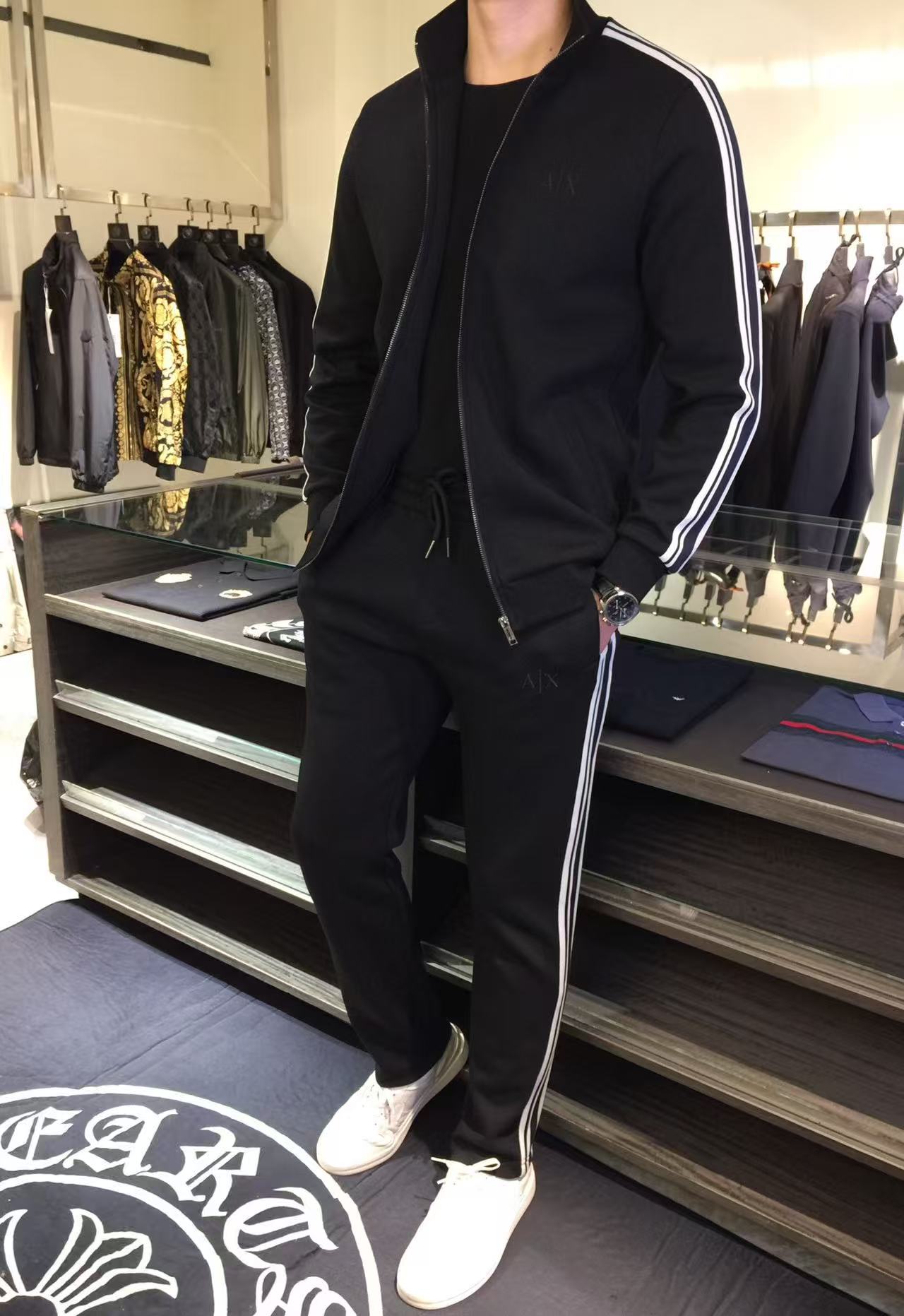 NO:595755,[Armani] Hot model a high-end!  Aristocratic Suit [Rose][Rose] Original quality exclusive high-quality suit from major brands, all of which are top-notch European and American designs and fabrics, works by the world's top designers, with elements of international fashion brands, embodying elegance, individuality, fashion [strong][strong][strong]. Our company does not attract customers with low prices, but starts with quality, taste, connotation and some top design elements. 175 140 catties, wearing L can wear 200 catties. Standard size  M-4XL.,,armani,alexander wang19860909【 阿玛尼】爆款a 高端 ！贵族套装 [玫瑰][玫瑰]原单品质独家首选高品质各大品牌套装,全是欧美顶级爆款花色及面料手工,世界顶尖设计师作品,具备国际时尚大牌元素,体现高雅、个性、时尚[强][强][强].本公司不是以低价格吸引客户,是以品质、品味、内涵以及一些顶级设计元素为起点.175 140斤 穿L 可以穿200斤.标准尺码 M-4XL.,,armani,alexander wang,Men's clothing