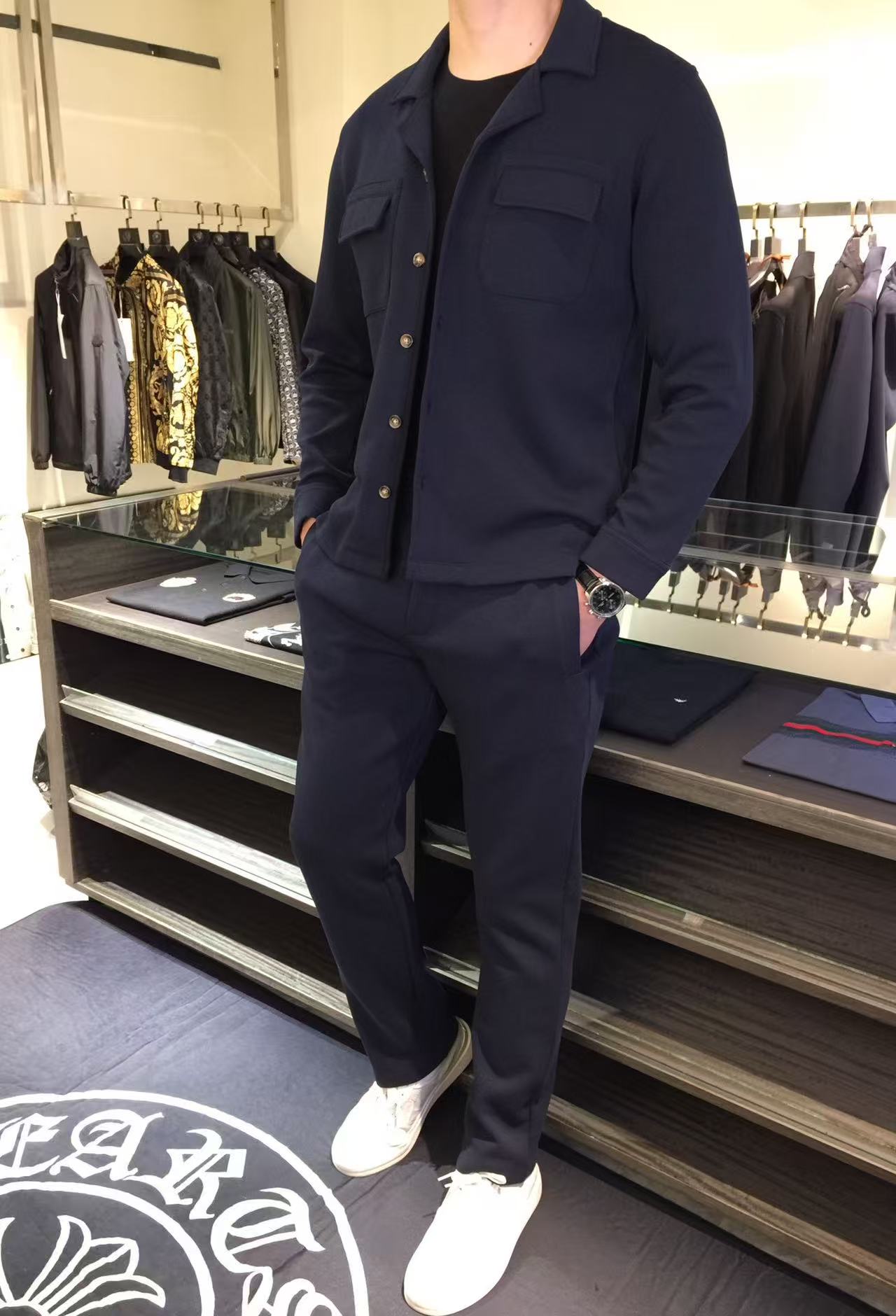 NO:595754,[LP] Hot model a high-end!  Aristocratic Suit [Rose][Rose] Original quality exclusive high-quality suit from major brands, all of which are top-notch European and American designs and fabrics, works by the world's top designers, with elements of international fashion brands, embodying elegance, individuality, fashion [strong][strong][strong]. Our company does not attract customers with low prices, but starts with quality, taste, connotation and some top design elements. 175 140 catties, wearing L can wear 200 catties. Standard size  M-4XL.,,loro piana,alexander wang19860909【 LP】爆款a 高端 ！贵族套装 [玫瑰][玫瑰]原单品质独家首选高品质各大品牌套装,全是欧美顶级爆款花色及面料手工,世界顶尖设计师作品,具备国际时尚大牌元素,体现高雅、个性、时尚[强][强][强].本公司不是以低价格吸引客户,是以品质、品味、内涵以及一些顶级设计元素为起点.175 140斤 穿L 可以穿200斤.标准尺码 M-4XL.,,loro piana,alexander wang,Men's clothing