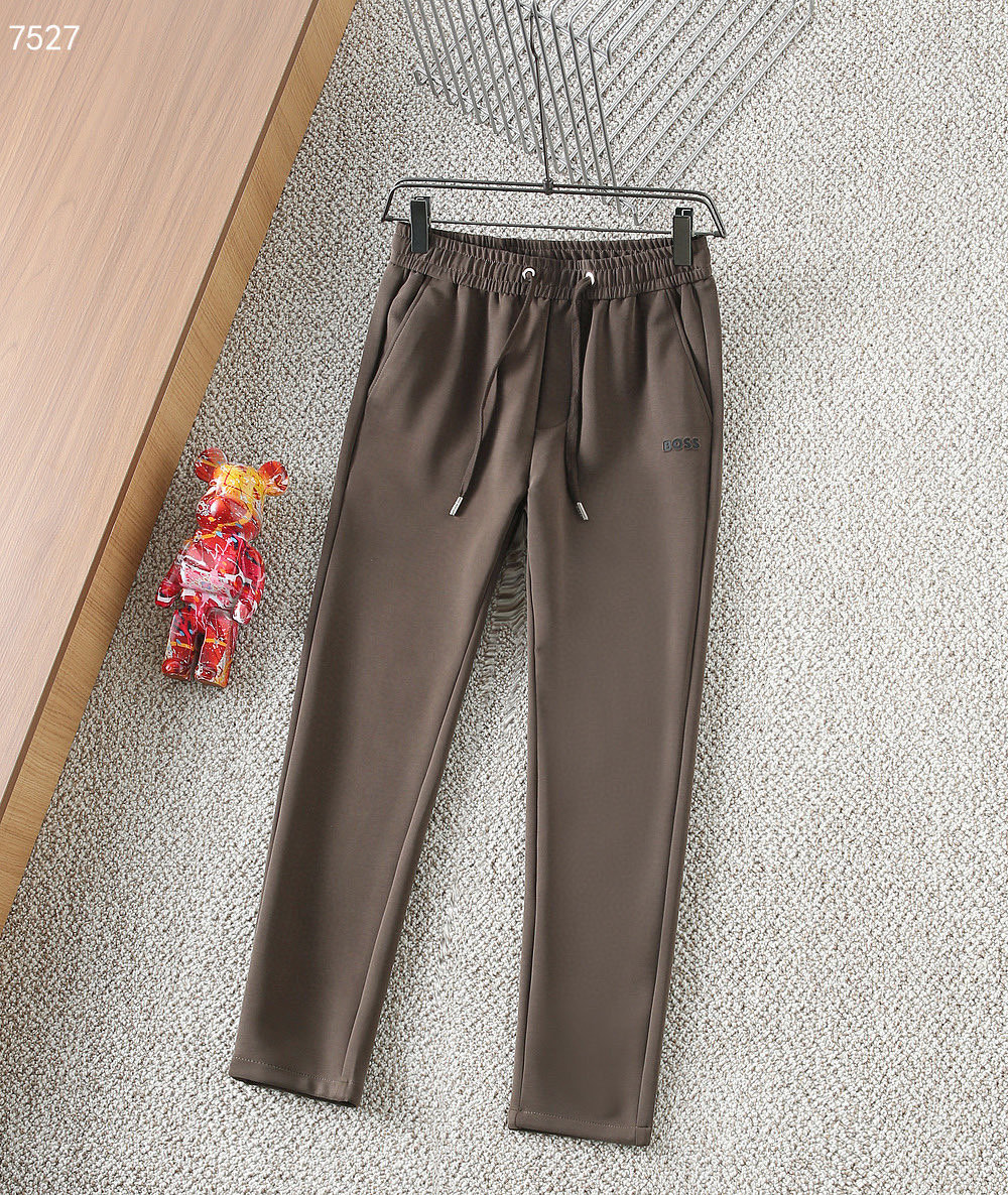 NO:599751,[Kiton] Simple and fashionable autumn and winter casual pants, very comfortable to wear, low-key yet luxurious, very classy to wear, the style and cut of the pants needless to say, the upper body is exquisite and vivid. Really first-class and top-quality materials, truly palace-level casual pants, using Turkish cotton to produce the most famous denim fabric. The quality is outstanding, and the pants are very soft after heavy washing!  The straight-leg version is not picky. The upper body is absolutely stylish. The waistband is inlaid with silver jewelry. It is extremely luxurious. M-4XL.,,alexander wang19860909【 Kiton】简约时尚 秋冬休闲裤身穿着非常舒适 低调不失奢华 穿出去非常有档次,裤型款式和裁剪亦无需多言 上身精致跃然.真正一等一顶级质料 真正殿堂级的休闲裤,选用土耳其的棉花 生产出最有名的单宁布 品质卓然,经过重水洗使得裤子很柔软！直脚的版型 不挑人 上身绝对的有型 裤腰镶嵌银饰达人设计 极度奢华.M-4XL.,,alexander wang,Men's clothing