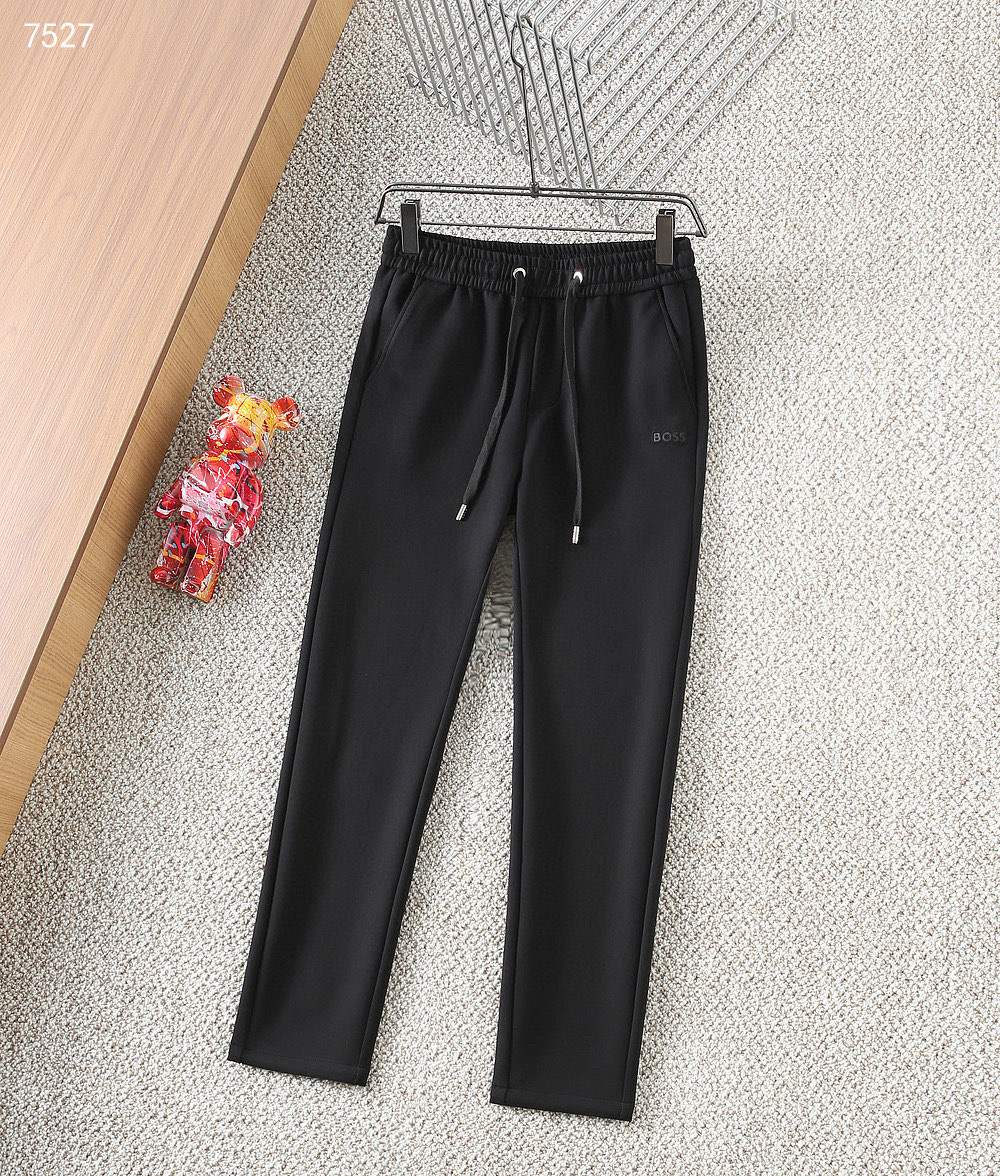 NO:599754,[boss] Simple and fashionable, autumn and winter casual pants are very comfortable to wear. They are low-key yet luxurious. They are very classy when worn. Needless to say the style and cut of the pants, the upper body is exquisite. Really first-class and top-quality materials. Really palace-level casual pants, using Turkish cotton to produce the most famous denim fabric. The quality is outstanding. After heavy washing, the pants are very soft!  The straight-leg version is not picky. The upper body is absolutely stylish. The waistband is inlaid with silver jewelry. It is extremely luxurious. M-4XL.,,alexander wang19860909【 boss】简约时尚 秋冬休闲裤身穿着非常舒适 低调不失奢华 穿出去非常有档次,裤型款式和裁剪亦无需多言 上身精致跃然.真正一等一顶级质料 真正殿堂级的休闲裤,选用土耳其的棉花 生产出最有名的单宁布 品质卓然,经过重水洗使得裤子很柔软！直脚的版型 不挑人 上身绝对的有型 裤腰镶嵌银饰达人设计 极度奢华.M-4XL.,,alexander wang,Men's clothing