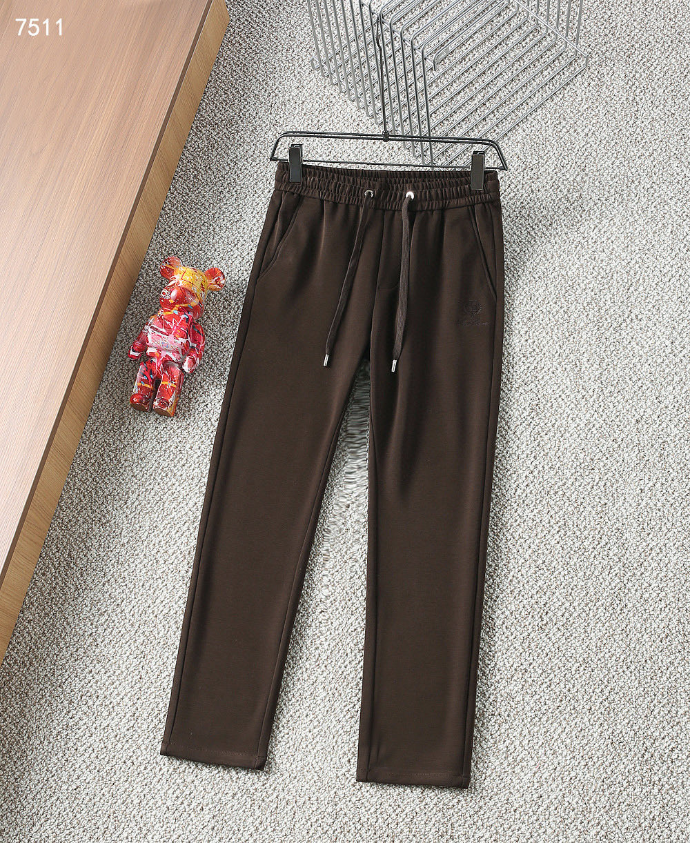 NO:599757,[LP] Simple and fashionable, autumn and winter casual pants are very comfortable to wear. They are low-key yet luxurious. They are very classy when worn. The style and cut of the pants are needless to say. The upper body is exquisite and vivid. Really first-class and top-quality materials. Really palace-level casual pants, using Turkish cotton to produce the most famous denim fabric. The quality is outstanding. After heavy washing, the pants are very soft!  The straight-leg version is not picky and the upper body is absolutely stylish. The trouser waistband is inlaid with silver jewelry and is an expert design. It is extremely luxurious. M-4XL.,,loro piana,alexander wang19860909【 LP】简约时尚 秋冬休闲裤身穿着非常舒适 低调不失奢华 穿出去非常有档次,裤型款式和裁剪亦无需多言 上身精致跃然.真正一等一顶级质料 真正殿堂级的休闲裤,选用土耳其的棉花 生产出最有名的单宁布 品质卓然,经过重水洗使得裤子很柔软！直脚的版型 不挑人 上身绝对的有型 裤腰镶嵌银饰达人设计 极度奢华.M-4XL.,,loro piana,alexander wang,Men's clothing