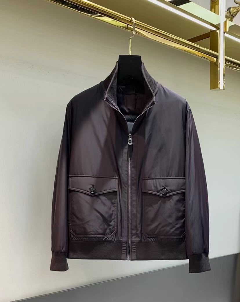 NO:596480,[LP] Autumn and winter are simple. Down jackets, jackets, windbreakers, aristocratic high-level orders, high standard customization. The upper body is very stylish, classic and versatile. Customer-supplied hardware. Each piece has a unique logo. It can be matched with any fashion in winter. A real top order. The version is also very good. Slim version. Highly recommended. 175. Wear L at 140 pounds. The maximum wear is about 190 pounds. It is recommended to report your height and weight. M-3XL.,, loro  piana,jackets & coats,down jacket,alexander wang19860909【 LP】秋冬简约.羽绒服 夹克 风衣贵族高级别要求订单 高标准定制　上身非常有型 经典百搭 客供五金 每颗都有独特logo 冬季任何时装都可以搭配　真正的顶级订单 版型上也是非常的好 修身版型 强烈推荐.175 140斤穿L 最大穿190斤左右 .建 议报身高体重配码 .M-3XL.,,loro piana,jackets & coats,down jacket,alexander wang,Men's clothing