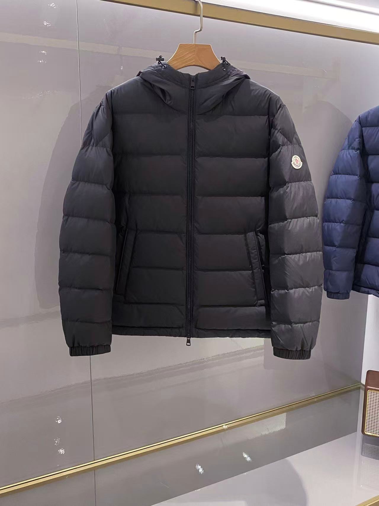 NO:595811,[Mouth Mouth] Simple autumn and winter. Down jacket 90 white duck down aristocratic high-level request order, high standard customization. The upper body is very stylish, classic and versatile. Customer-supplied hardware. Each one has a unique logo. It can be matched with any fashion in winter. A real top order. The pattern is also very good. Slim version. Highly recommended. 175. Wear L at 140 pounds. The maximum wear is about 190 pounds. It is recommended to report the height and weight.  .M-3XL.,,Moncler,down jacket,alexander wang19860909【 蒙口】秋冬简约.羽绒服 90白鸭绒贵族高级别要求订单 高标准定制　上身非常有型 经典百搭 客供五金 每颗都有独特logo 冬季任何时装都可以搭配　真正的顶级订单 版型上也是非常的好 修身版型 强烈推荐.175 140斤穿L 最大穿190斤左右 .建 议报身高体重配码 .M-3XL.,,Moncler,down jacket,alexander wang,Men's clothing