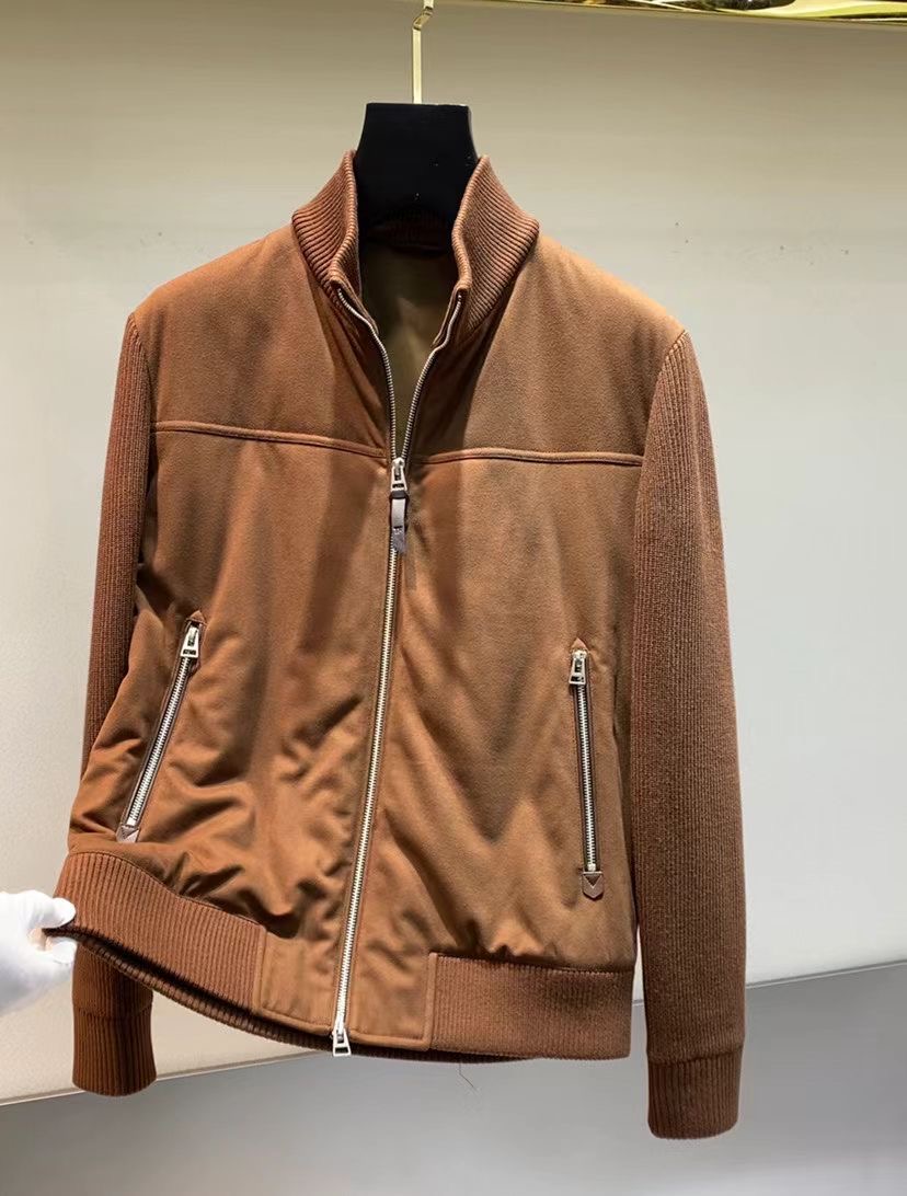 NO:595810,.LP autumn and winter simple casual jacket; two colors, all genuine leather materials; deerskin velvet and knitted cotton fabric; durable and wear-resistant; comfortable and not tight on the upper body; high-end quality; suitable for commuting and office work, available in stock, hot style, sizes 48～58,,loro piana,jackets & coats,alexander wang19860909.LP 秋冬简约休闲夹克；二色齐发,全真皮配料；鹿皮绒与针织加棉面料；耐穿耐磨；上身舒适不紧绷；品质高端；通勤办公均可搭配,现货供应,爆款 尺码48～58,,loro piana,jackets & coats,alexander wang,Men's clothing