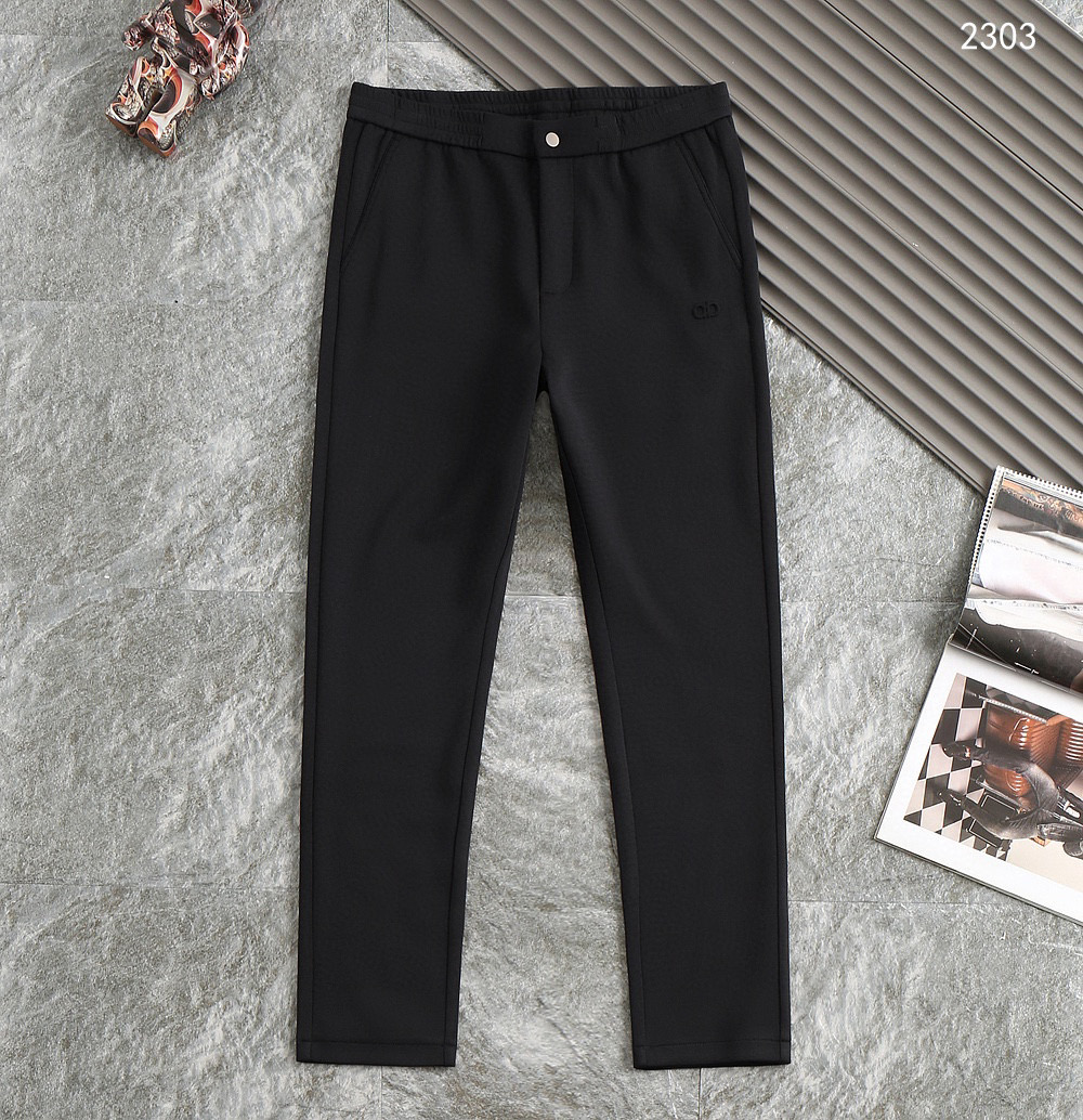 NO:595812,[Ferragamo] Simple and fashionable, autumn and winter casual pants are very comfortable to wear. They are low-key yet luxurious. They are very classy when worn. Needless to say the style and cut of the pants. The upper body is exquisite and vivid. Really first-class and top-quality materials. Really palace-level casual pants, using Turkish cotton to produce the most famous denim fabric. The quality is outstanding. After heavy washing, the pants are very soft!  The straight-leg version is not picky. The upper body is absolutely stylish. The waistband is inlaid with silver jewelry. It is extremely luxurious. M-4XL.,,ferragamo,alexander wang19860909【 菲拉格慕】简约时尚 秋冬休闲裤身穿着非常舒适 低调不失奢华 穿出去非常有档次,裤型款式和裁剪亦无需多言 上身精致跃然.真正一等一顶级质料 真正殿堂级的休闲裤,选用土耳其的棉花 生产出最有名的单宁布 品质卓然,经过重水洗使得裤子很柔软！直脚的版型 不挑人 上身绝对的有型 裤腰镶嵌银饰达人设计 极度奢华.M-4XL.,,ferragamo,alexander wang,Men's clothing