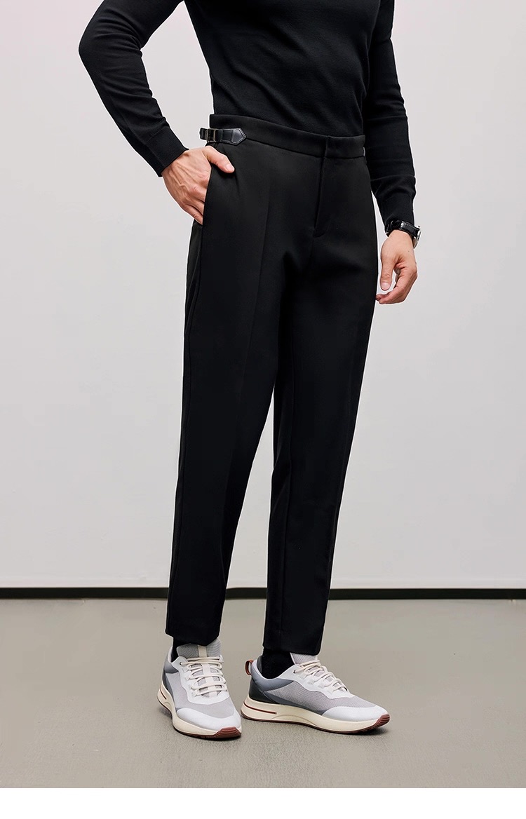 NO:711884,【Dior】--Support replacement after the new year. Worn, washed, no tags, smelly, no after-sales service--simple and fashionable, early autumn casual pants are very comfortable to wear, low-key yet luxurious. They are very classy to wear, and there is no need to say much about the style and cut of the pants. The upper body is exquisite and lively. Real first-class top quality materials. Really top-level casual pants, using Turkish cotton to produce the most famous denim fabric. The quality is outstanding, and after heavy washing, the pants are very soft!  The straight-leg version is not picky and the upper body is absolutely stylish. The trouser waistband is inlaid with silver jewelry and is an expert design. It is extremely luxurious. 30-38.,, dior,19860909【 迪奥】--支持年后退换 穿过 洗过 没吊牌 有异味一律不售后--简约时尚 早秋休闲裤身穿着非常舒适 低调不失奢华 穿出去非常有档次,裤型款式和裁剪亦无需多言 上身精致跃然.真正一等一顶级质料 真正殿堂级的休闲裤,选用土耳其的棉花 生产出最有名的单宁布 品质卓然,经过重水洗使得裤子很柔软！直脚的版型 不挑人 上身绝对的有型 裤腰镶嵌银饰达人设计 极度奢华.30-38.,,dior,,Men's clothing