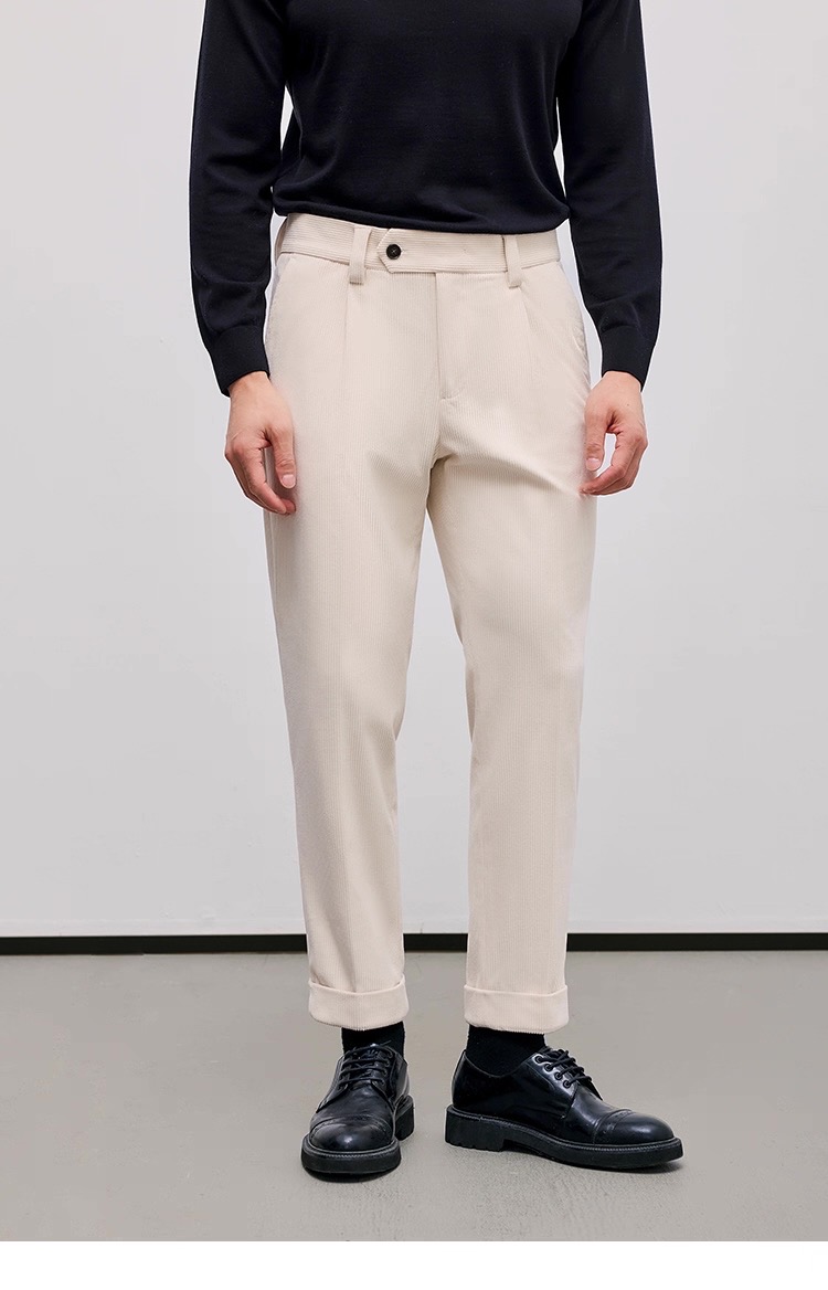 NO:711886,[Mask] - Replacement allowed after the new year. Worn, washed, no tags, smelly, no after-sales service - simple and fashionable. Early autumn casual pants are very comfortable to wear, low-key yet luxurious. They are very classy to wear, and there is no need to say much about the pants style and cut. The upper body is exquisite and lively. Real first-class top quality materials. Really top-grade casual pants, using Turkish cotton to produce the most famous denim fabric. The quality is outstanding, and after heavy washing, the pants are very soft!  The straight-leg version is not picky and the upper body is absolutely stylish. The waistband is inlaid with silver jewelry. It is extremely luxurious. 30-38.,,Moncler,19860909【 蒙口】--支持年后退换 穿过 洗过 没吊牌 有异味一律不售后--简约时尚 早秋休闲裤身穿着非常舒适 低调不失奢华 穿出去非常有档次,裤型款式和裁剪亦无需多言 上身精致跃然.真正一等一顶级质料 真正殿堂级的休闲裤,选用土耳其的棉花 生产出最有名的单宁布 品质卓然,经过重水洗使得裤子很柔软！直脚的版型 不挑人 上身绝对的有型 裤腰镶嵌银饰达人设计 极度奢华.30-38.,,Moncler,,Men's clothing