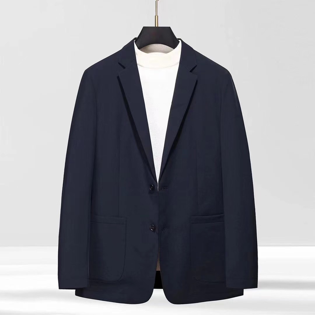 NO:711908,[Armani] - supports replacement after the new year, has been washed, has no tags, has an odor, and will not be sold - autumn and winter simple. Suit, goose down, down jacket, 90 white goose down aristocratic high-level request order, high standard customization, upper body is very stylish, classic and versatile, customer-supplied hardware Each piece has a unique logo, can be matched with any fashion in winter, a true top order, the version is also very good, slim fit, highly recommended. 175  Wear L if you weigh 140 pounds, and the maximum size is about 190 pounds. It is recommended to report your height and weight to match the size. M-3XL.,, armani, down jacket,19860909【 阿玛尼】--支持年后退换 穿过 洗过 没吊牌 有异味一律不售后--秋冬简约.西服 鹅绒 羽绒服 90白鹅绒贵族高级别要求订单 高标准定制　上身非常有型 经典百搭 客供五金 每颗都有独特logo 冬季任何时装都可以搭配　真正的顶级订单 版型上也是非常的好 修身版型 强烈推荐.175 140斤穿L 最大穿190斤左右 .建 议报身高体重配码 .M-3XL.,,armani,down jacket,,Men's clothing