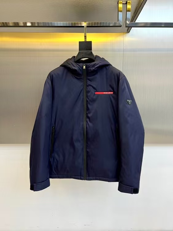 NO:729864,【Prada】--Support replacement after the new year. Worn, washed, no tags, smelly, no after-sales service--Autumn and winter simple. Down jacket 90 white duck down aristocratic high-level request order, high standard customization, the upper body is very stylish, classic and versatile, customer-supplied hardware. Each piece has a unique logo. It can be matched with any fashion in winter. A true top order. The version is also very good. Slim fit. Highly recommended. 175 140 pounds wearing L  The maximum wear is about 190 pounds. It is recommended to indicate your height and weight to match the size. M-3XL., prada, down jacket,19860909【 普拉达】--支持年后退换 穿过 洗过 没吊牌 有异味一律不售后--秋冬简约.羽绒服 90白鸭绒贵族高级别要求订单 高标准定制　上身非常有型 经典百搭 客供五金 每颗都有独特logo 冬季任何时装都可以搭配　真正的顶级订单 版型上也是非常的好 修身版型 强烈推荐.175 140斤穿L 最大穿190斤左右 .建 议报身高体重配码 .M-3XL.,,prada,down jacket,,Men's clothing