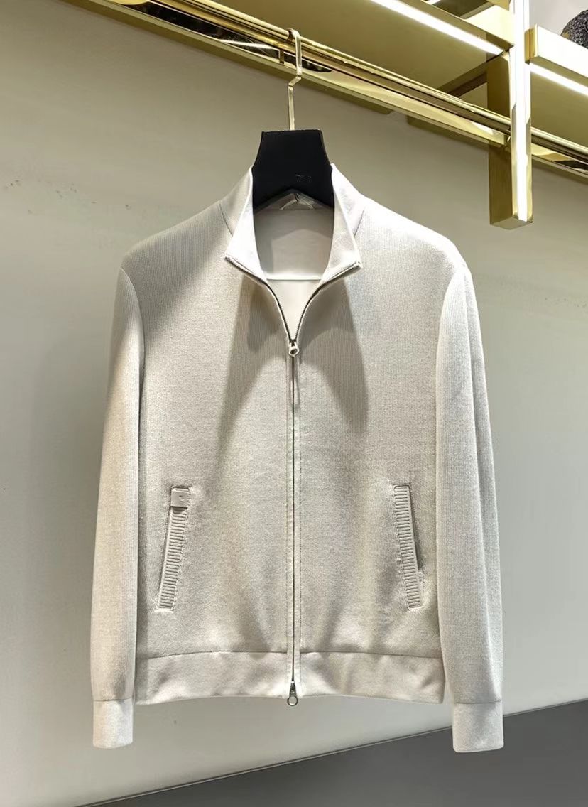 NO:729875,【BC】--Support replacement after the new year. Worn, washed, no tags, smelly, no after-sales service--new spring simple. Jacket, windbreaker noble high-level request order, high standard customization. The upper body is very stylish, classic and versatile. Customer-supplied hardware. Each one has a unique logo. It can be matched with any fashion in winter. A real top order. The version is also very good. Slim version is highly recommended. 175. Wear L for 140 pounds. The maximum wear is about 190 pounds. Built.  Please report your height and weight for size .M-3XL.,,jackets & coats,19860909【 BC】--支持年后退换 穿过 洗过 没吊牌 有异味一律不售后--新春季简约.夹克 风衣贵族高级别要求订单 高标准定制　上身非常有型 经典百搭 客供五金 每颗都有独特logo 冬季任何时装都可以搭配　真正的顶级订单 版型上也是非常的好 修身版型 强烈推荐.175 140斤穿L 最大穿190斤左右 .建 议报身高体重配码 .M-3XL.,,jackets & coats,,Men's clothing