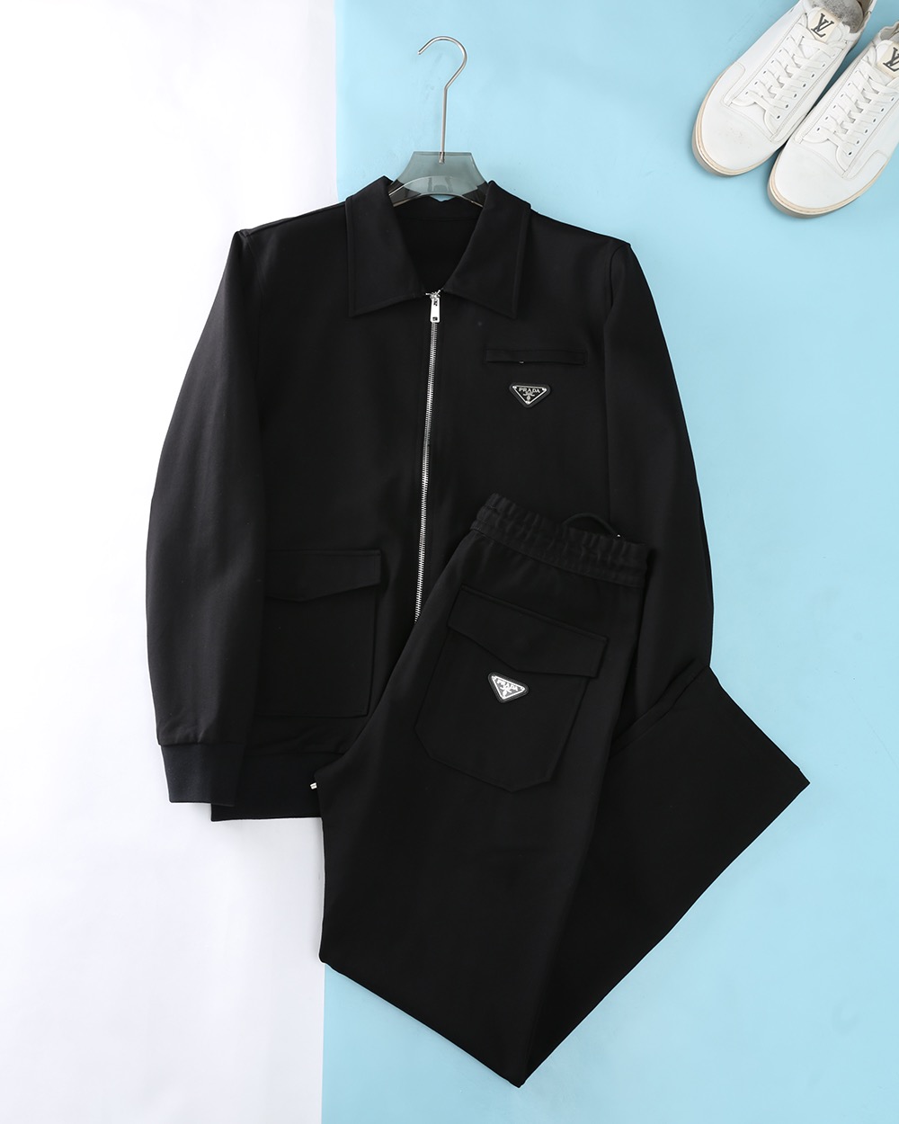 NO:729801,【Prada】--Supports exchange after the year, worn, washed, smelly, no tags, no after-sales service--hot style a high-end!  Aristocratic Suit [Rose][Rose] Original quality exclusive high-quality suit from major brands, all of which are top-notch European and American designs and fabrics, works by the world's top designers, with elements of international fashion brands, embodying elegance, individuality, fashion [strong][strong][strong]. Our company does not attract customers with low prices, but starts with quality, taste, connotation and some top design elements. 175 140 catties, wearing L can wear 200 catties. Standard size  M-4XL.,,prada,19860909【 普拉达】--支持年后退换 穿过 洗过 有异味 没吊牌一律不售后--爆款a 高端 ！贵族套装 [玫瑰][玫瑰]原单品质独家首选高品质各大品牌套装,全是欧美顶级爆款花色及面料手工,世界顶尖设计师作品,具备国际时尚大牌元素,体现高雅、个性、时尚[强][强][强].本公司不是以低价格吸引客户,是以品质、品味、内涵以及一些顶级设计元素为起点.175 140斤 穿L 可以穿200斤.标准尺码 M-4XL.,,prada,,Men's clothing