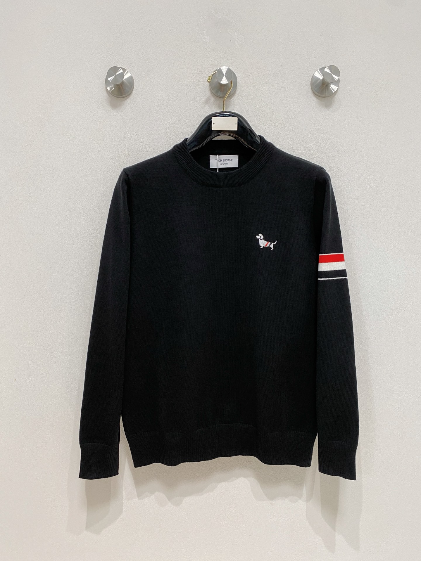 NO:728694,After the new year, the new TB sweater is coming, the latest series of 2025 autumn and winter, 1:1 top replica at the counter, all in good condition!  Thick style, a must-have item for fashionistas!  Those who know the goods should hurry up and start, the fabric is cashmere 10, wool 60, spandex 30, size M-3xl, multi-color,,sweaters,19860909年后 新款来袭 TB 毛衣 2025秋冬最新系列,专柜1:1顶级复刻,全品相！加厚款,潮人必备单品！懂货的老铁赶紧下手,面料羊绒10羊毛60氨纶30 尺码 M-3xl 多颜色,,sweaters,,Men's clothing